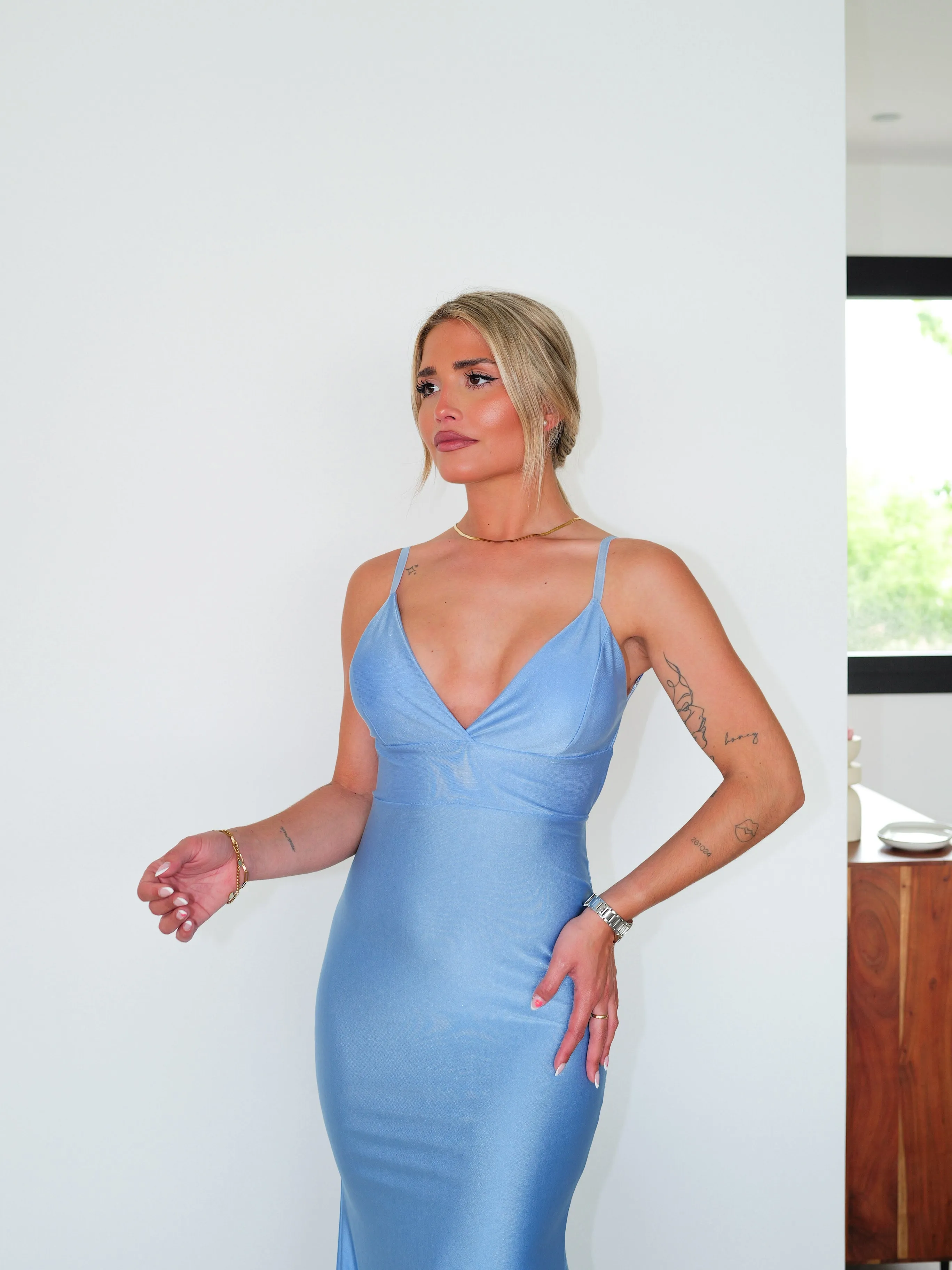 Vestido sirena tirante espalda celeste sold by Sorellas product image thumbnail 5