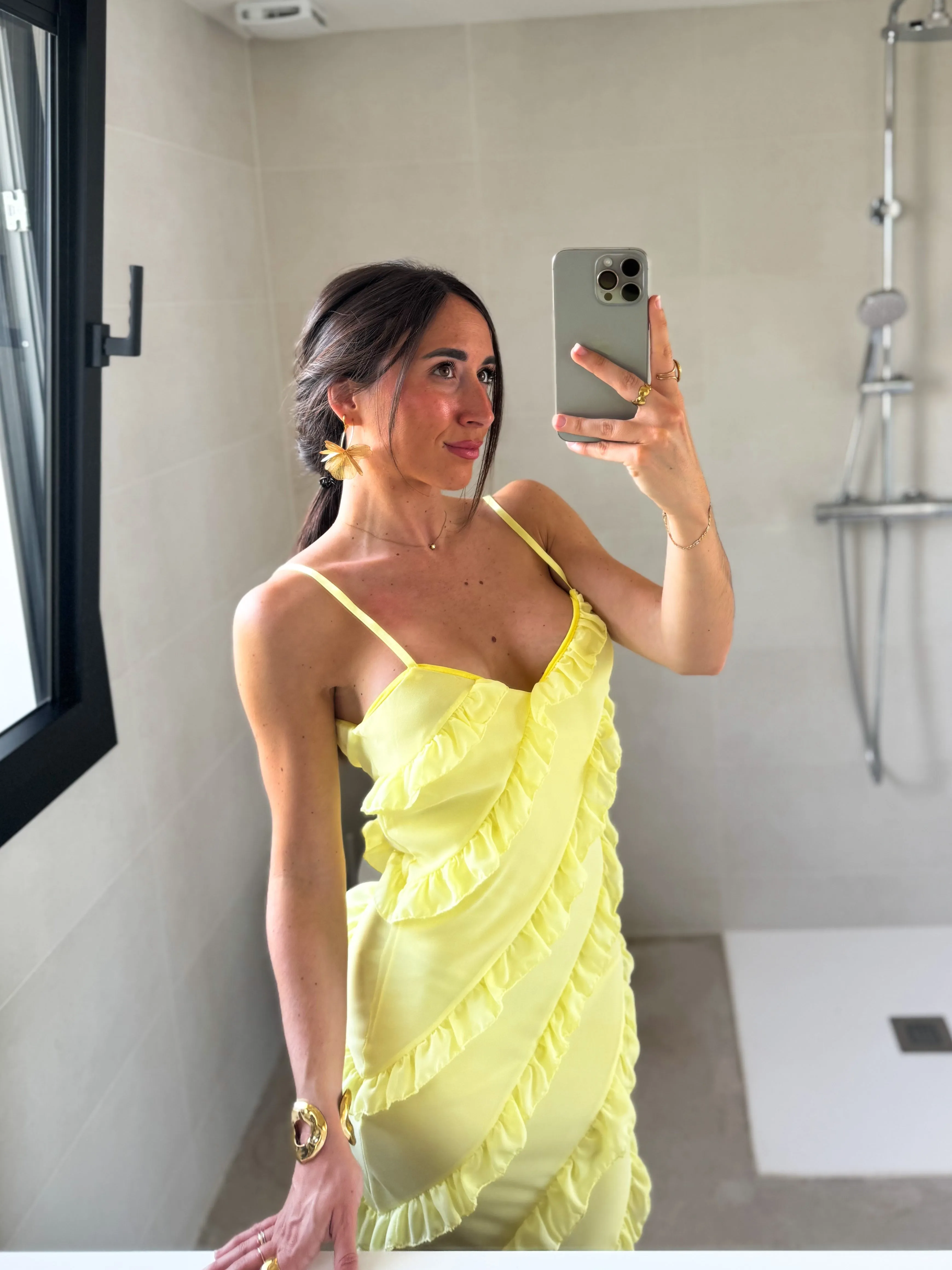 Vestido volantes crepe amarillo sold by Sorellas product image thumbnail 2