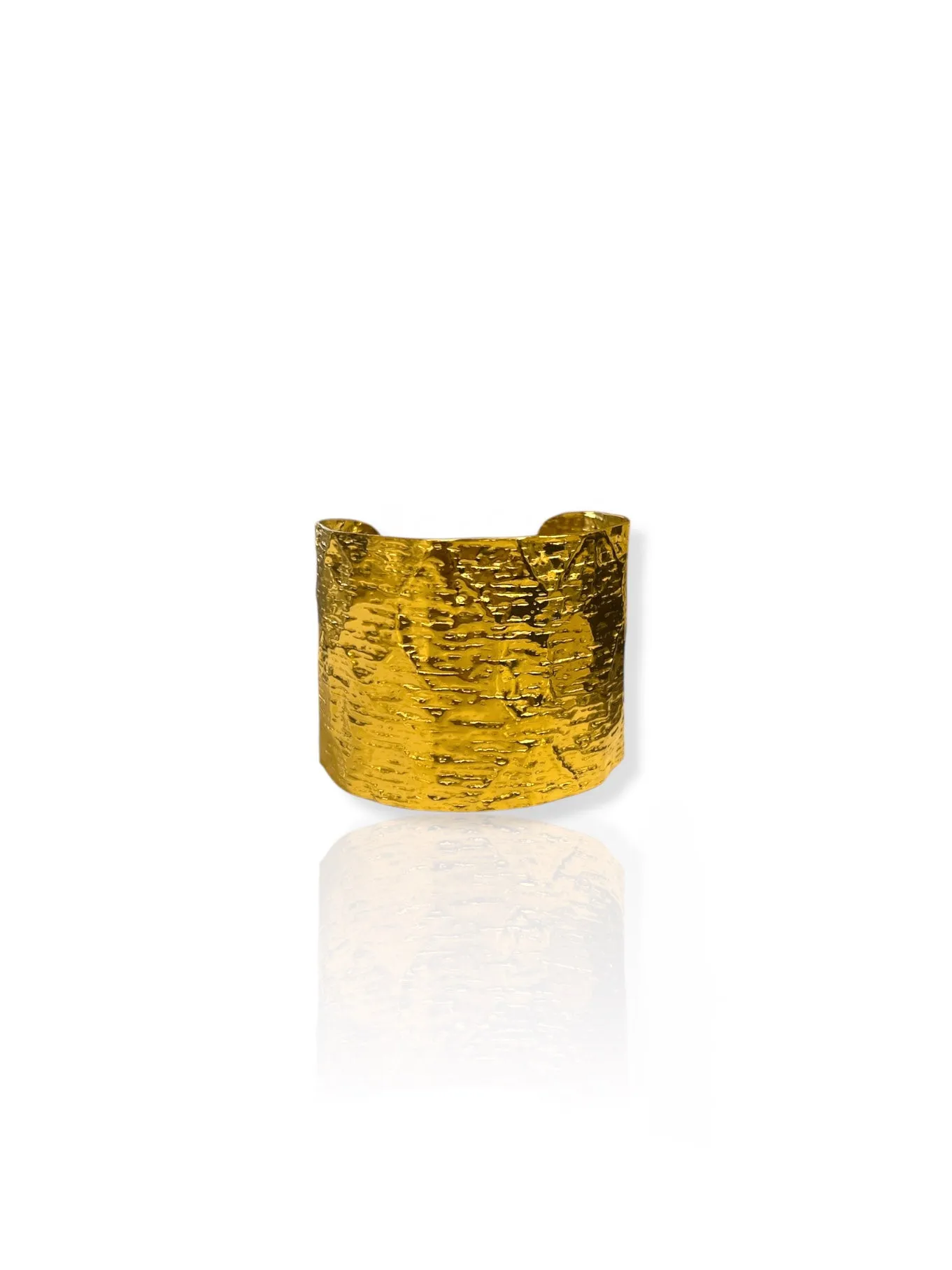 Brazalete efecto textura dorado sold by Sorellas product image thumbnail 2