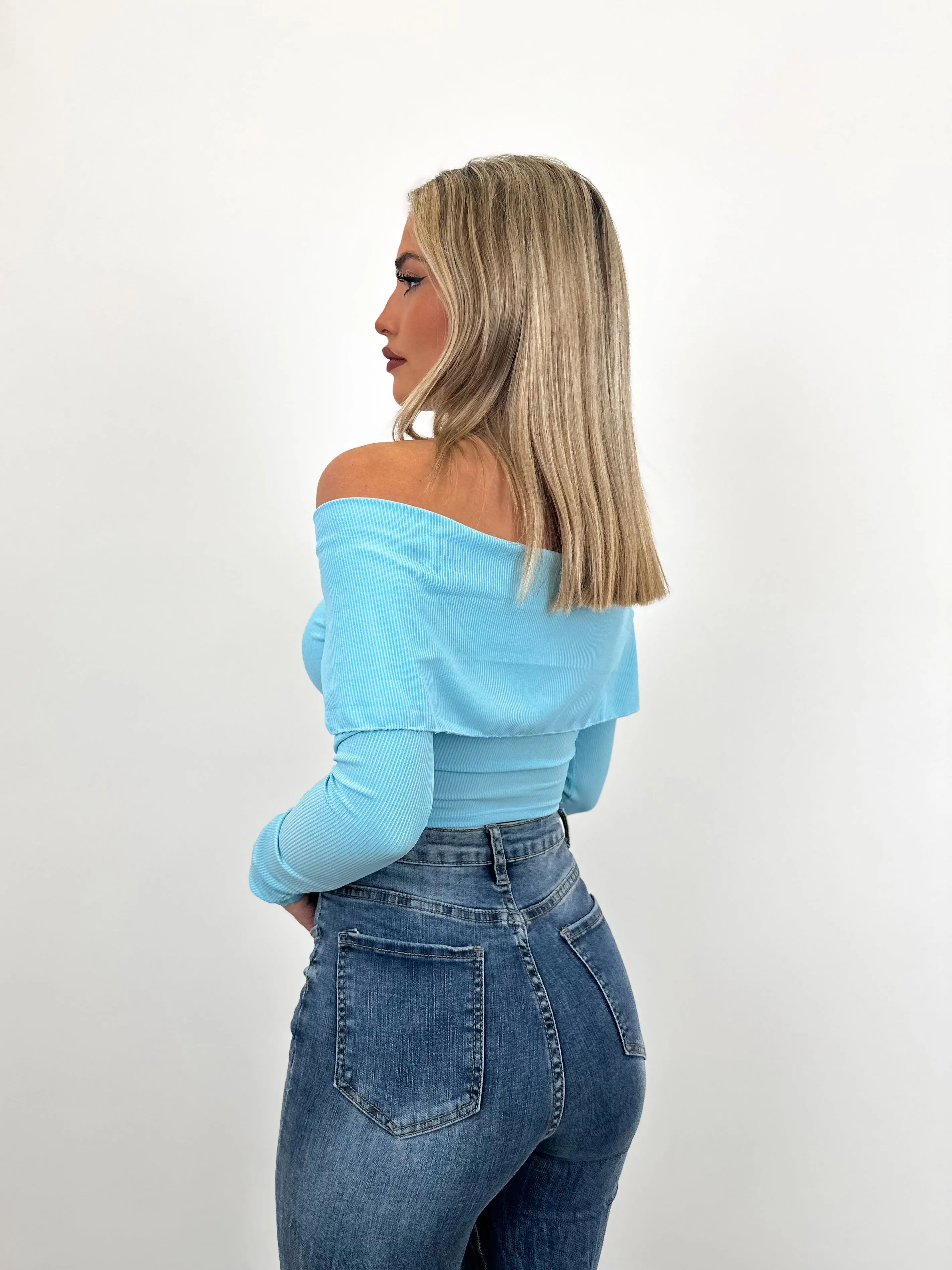 Jersey cuello barco abertura azul sold by Sorellas product image thumbnail 4