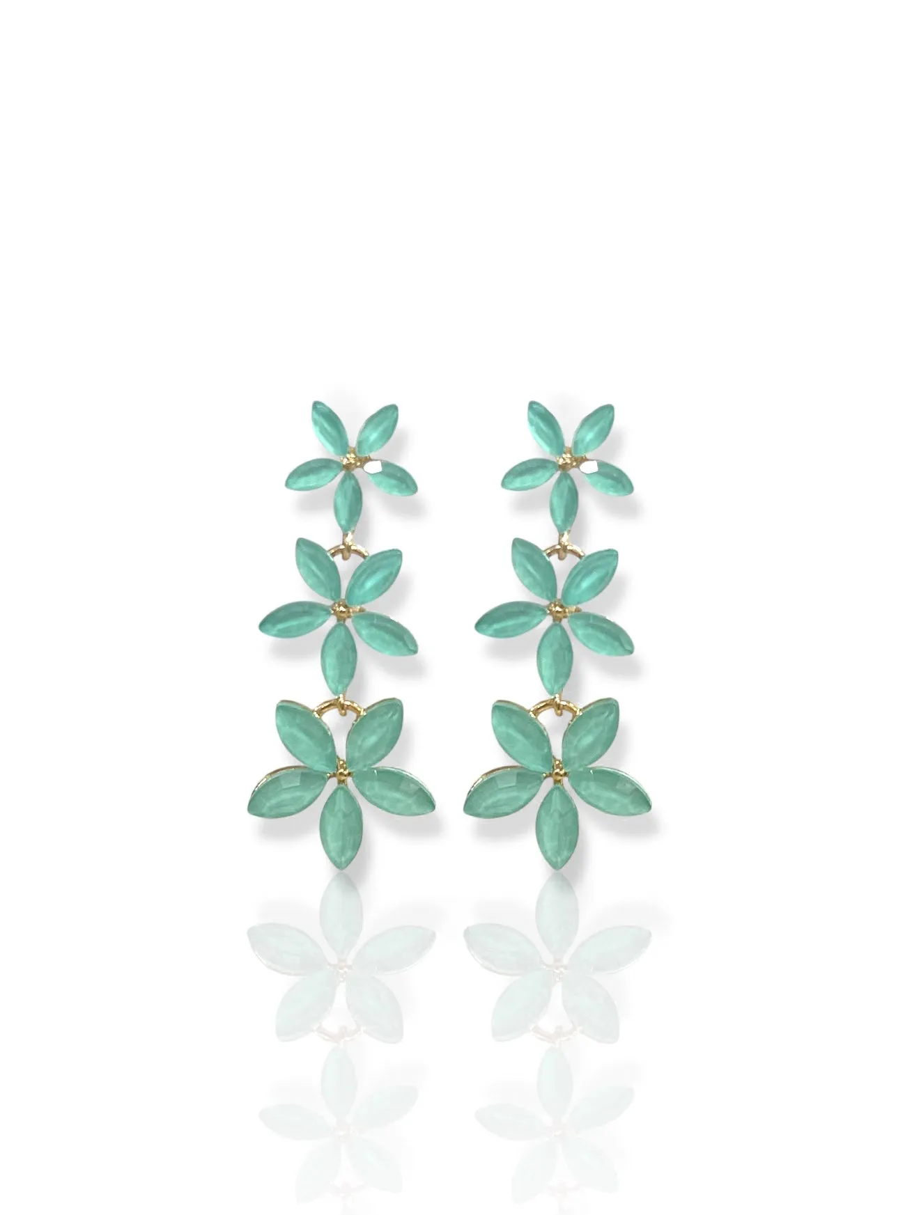 Pendientes flores piedras menta sold by Sorellas