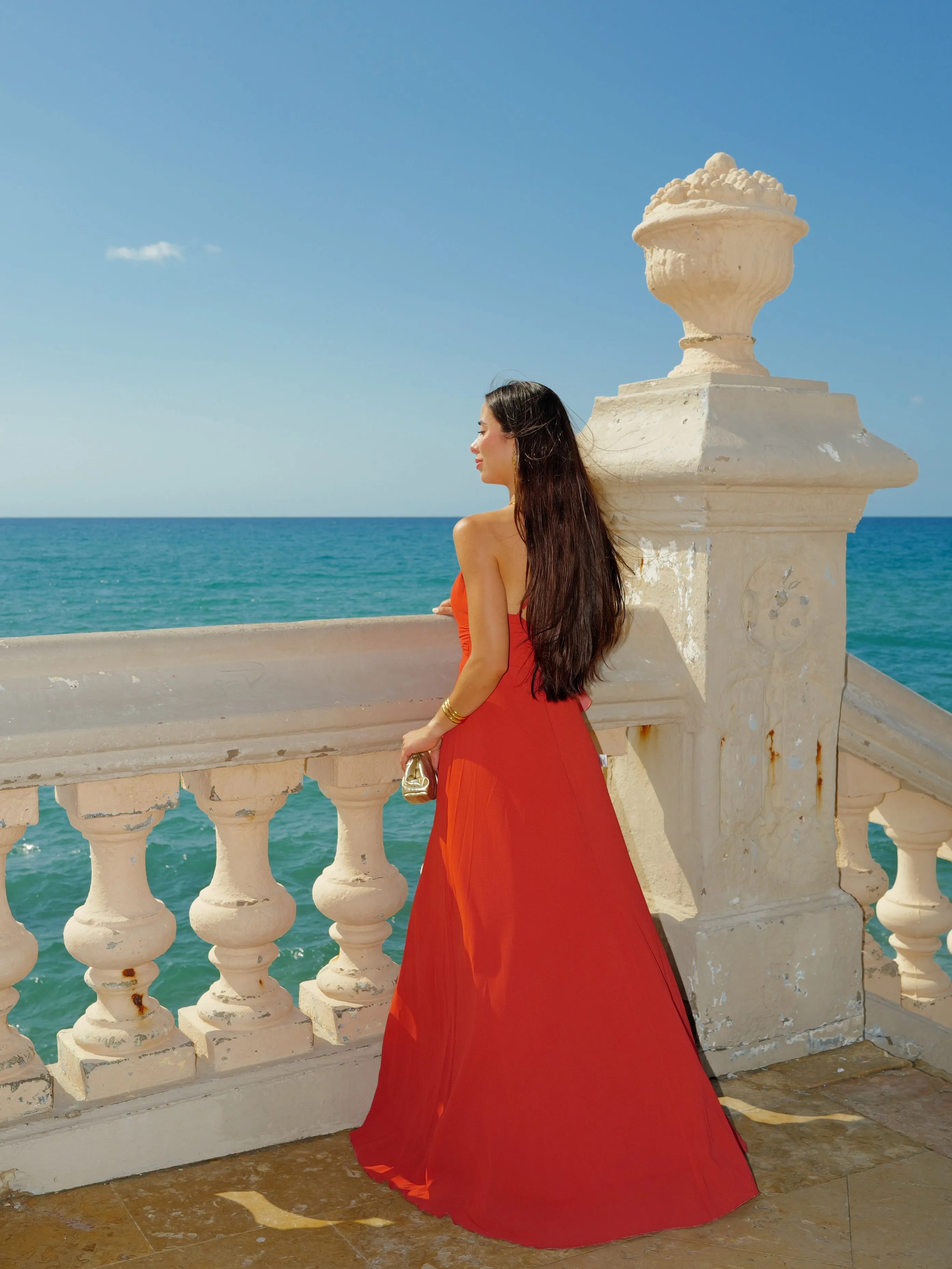 Vestido cuello halter crepe caldera sold by Sorellas product image thumbnail 3