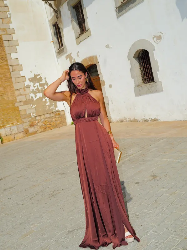 Vestido cuello halter abertura escote chocolate sold by Sorellas
