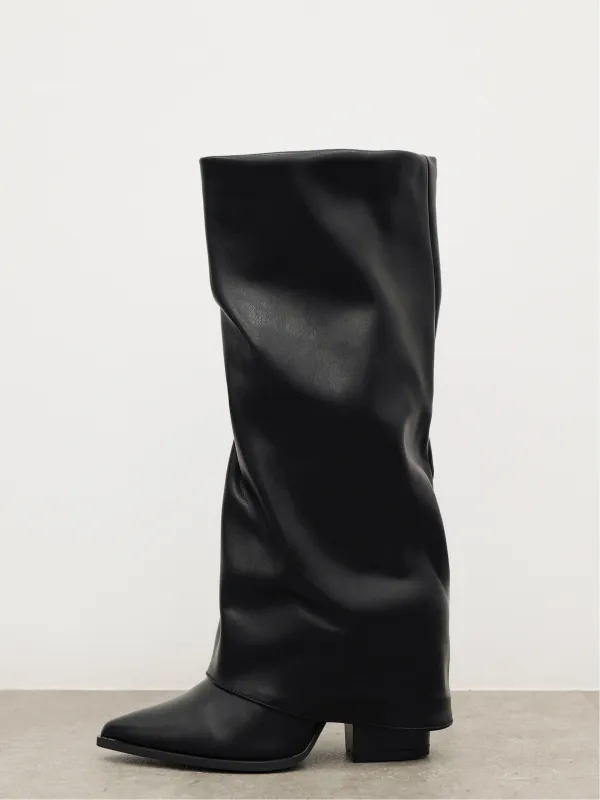 Bota solapa ancha negra sold by Sorellas