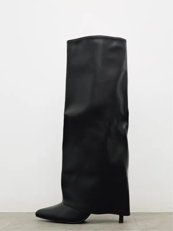 Bota tacón punta lisa negra sold by Sorellas