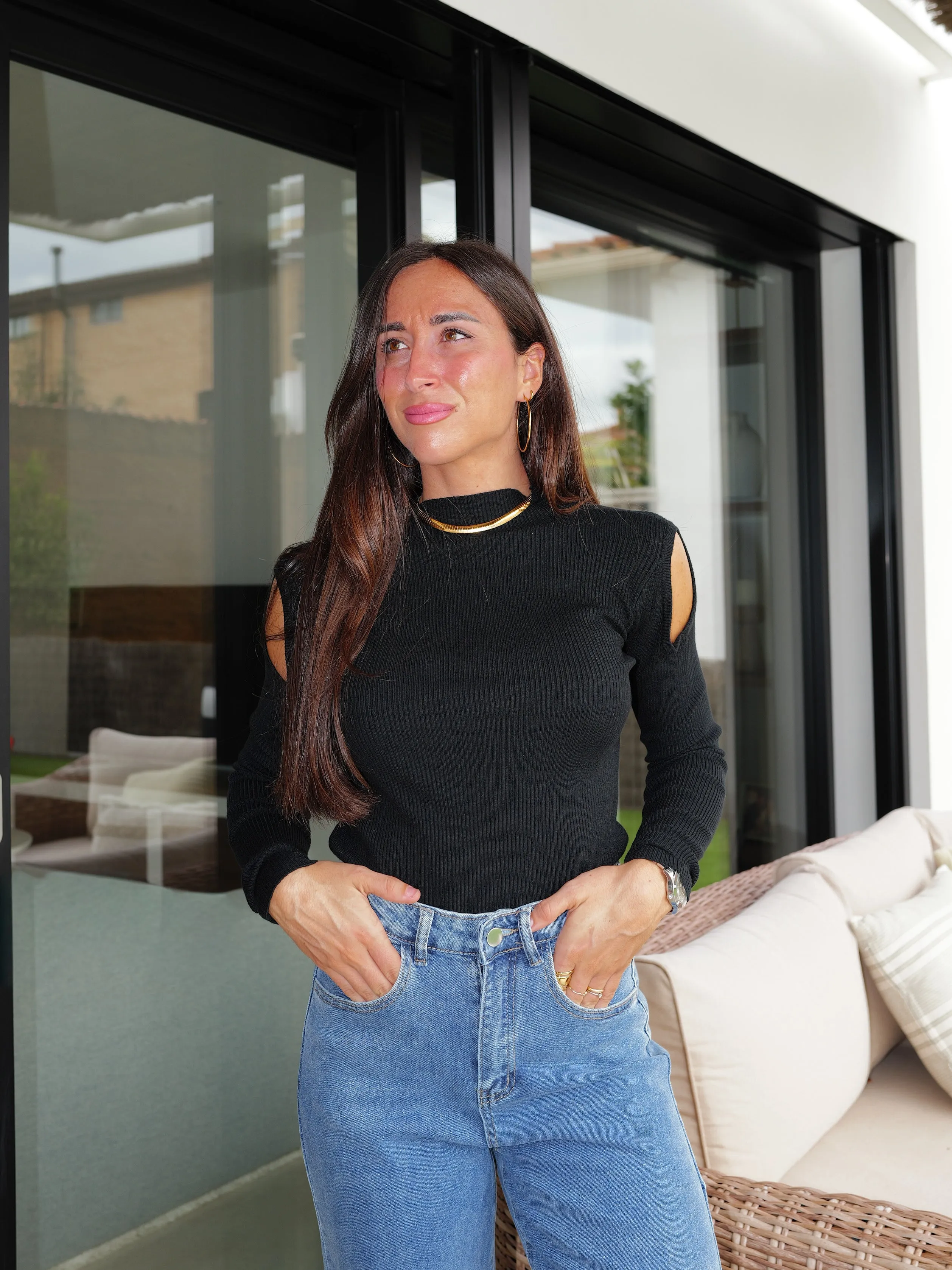 Jersey hombro canale negro sold by Sorellas