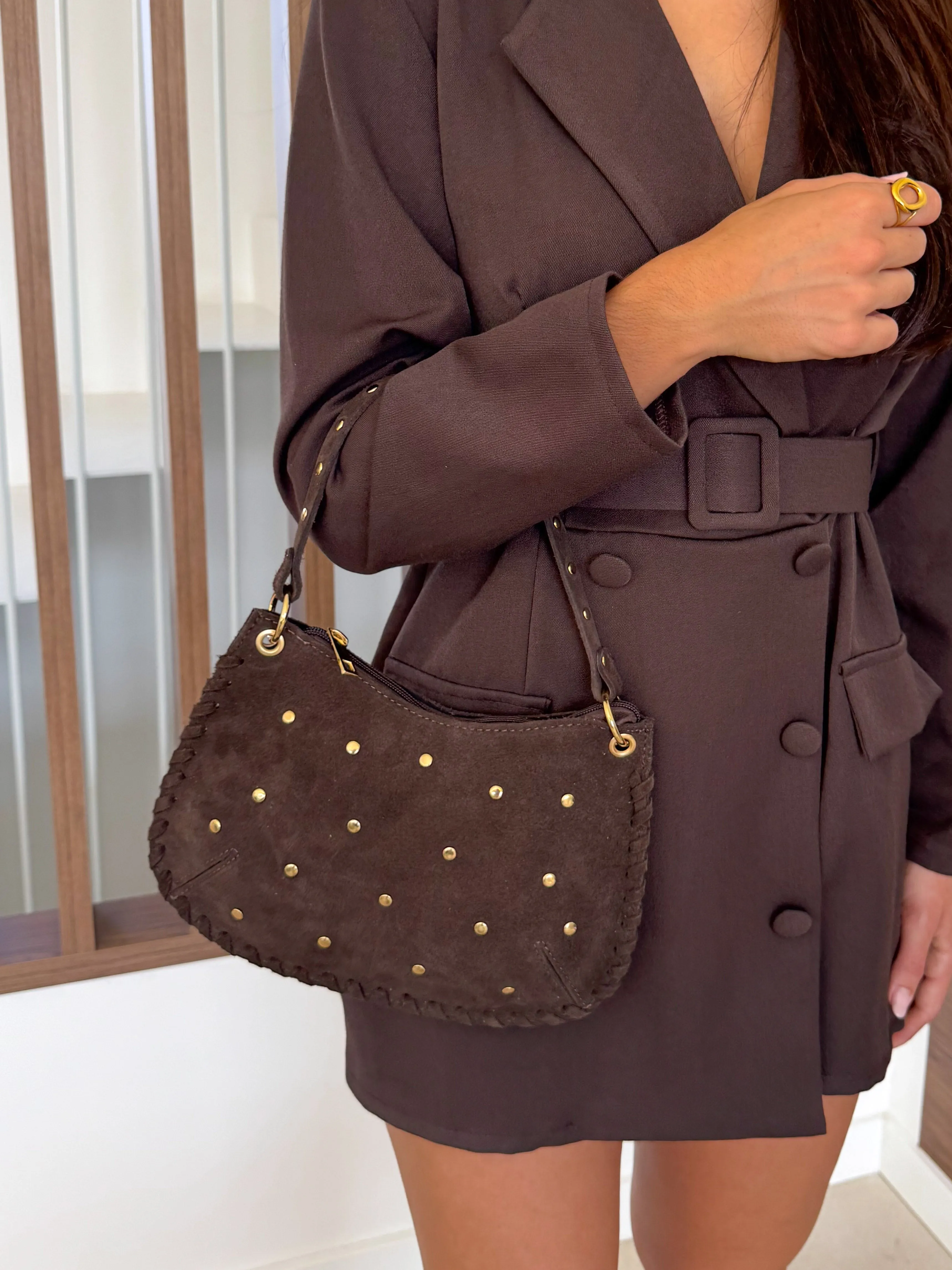 Bolso mini tachuelas dorado chocolate sold by Sorellas