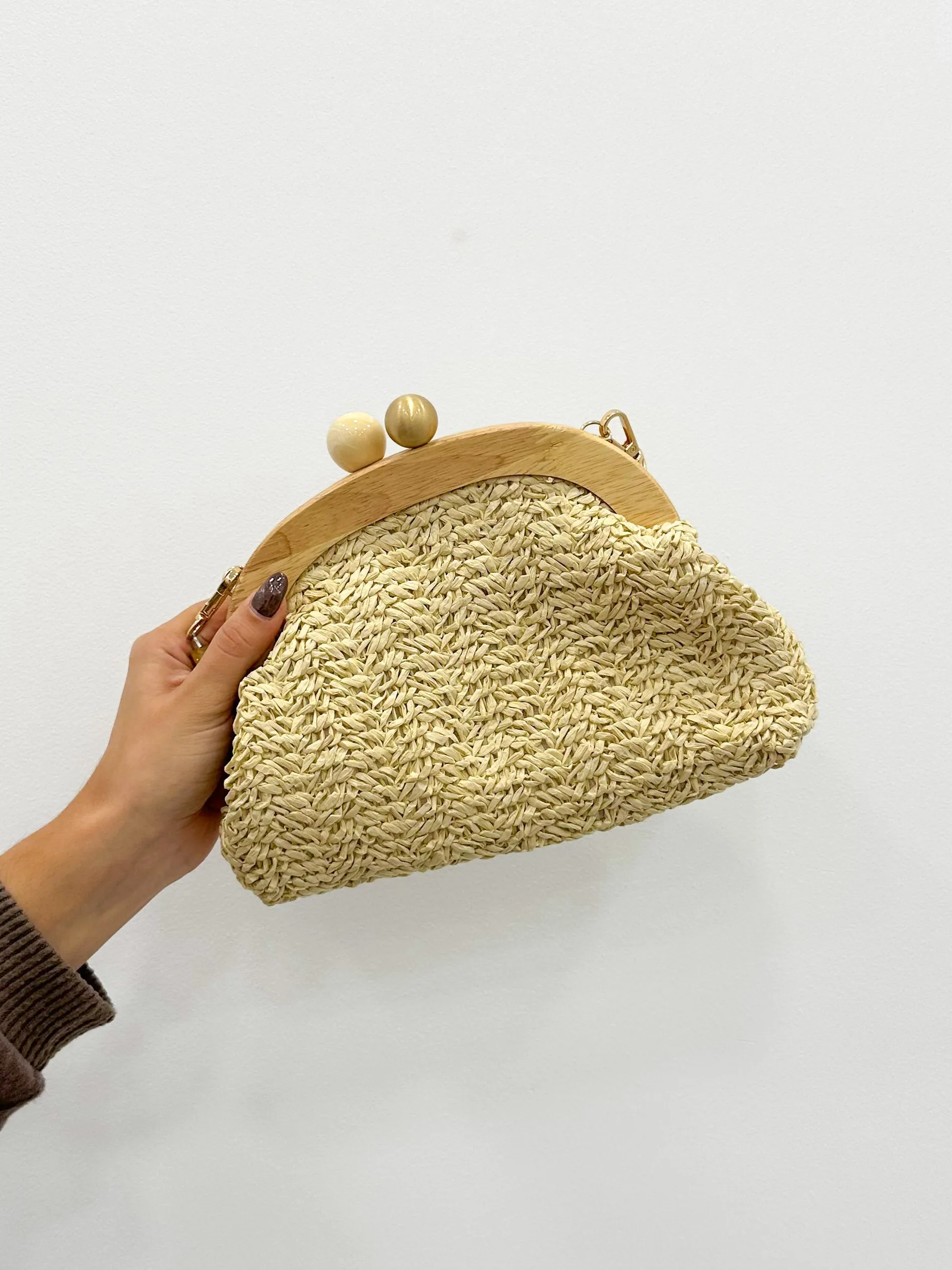 Clutch rafia abalorios piedras beige sold by Sorellas product image thumbnail 2
