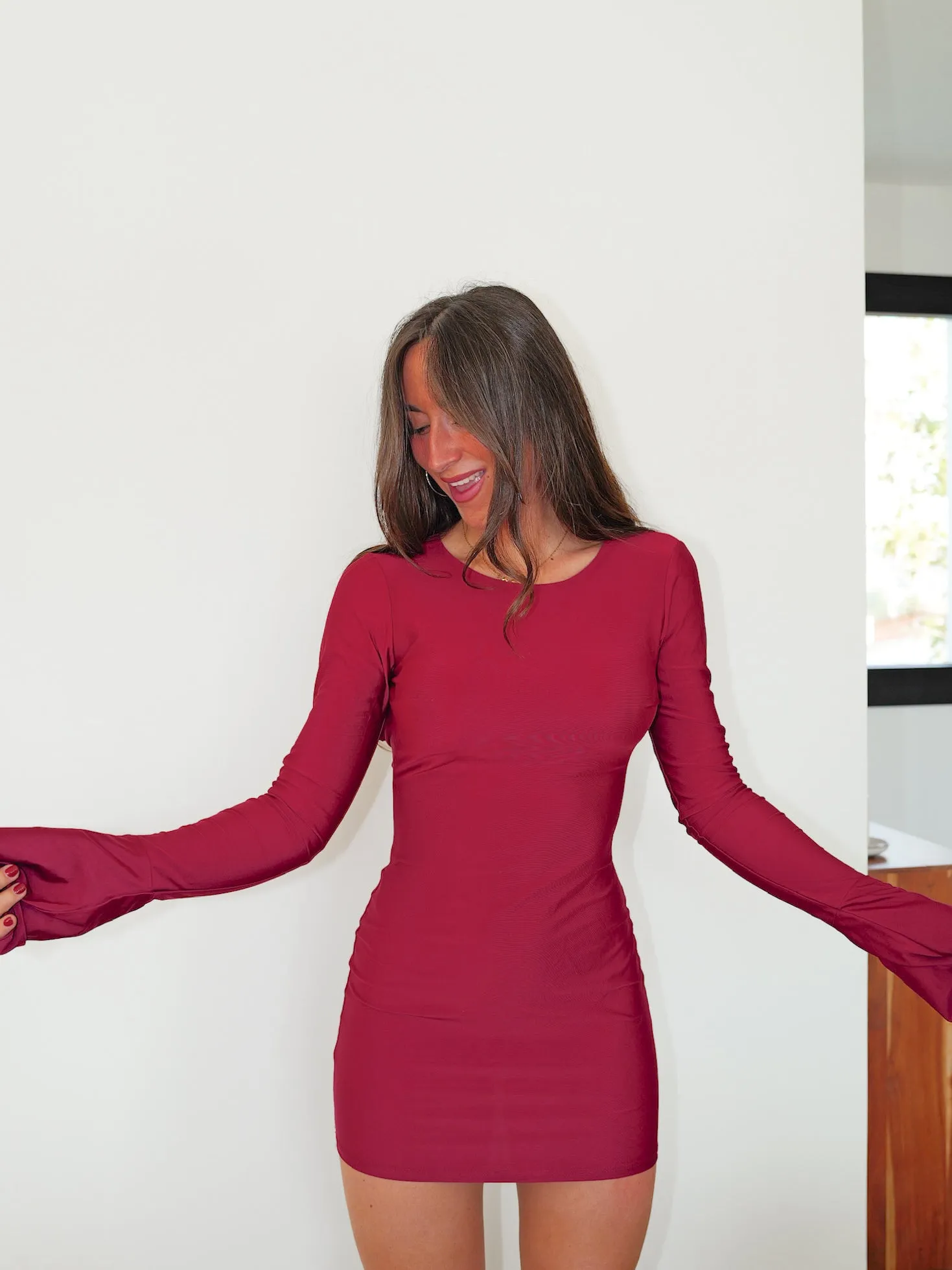 Vestido mini satinado espalda burdeos sold by Sorellas product image thumbnail 3