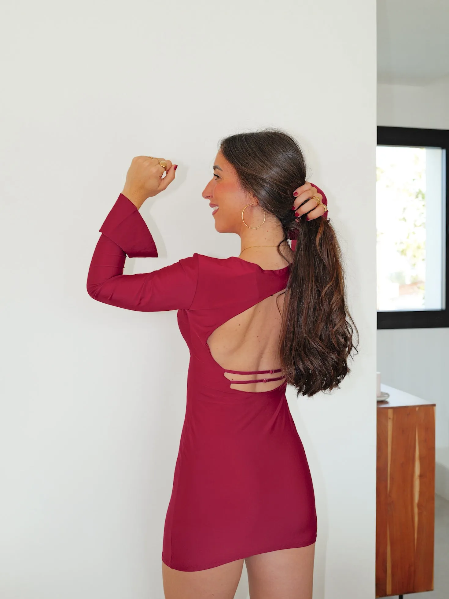Vestido mini satinado espalda burdeos sold by Sorellas product image thumbnail 2