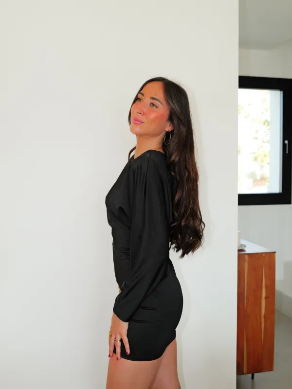 Vestido licra mini manga ancha negro sold by Sorellas