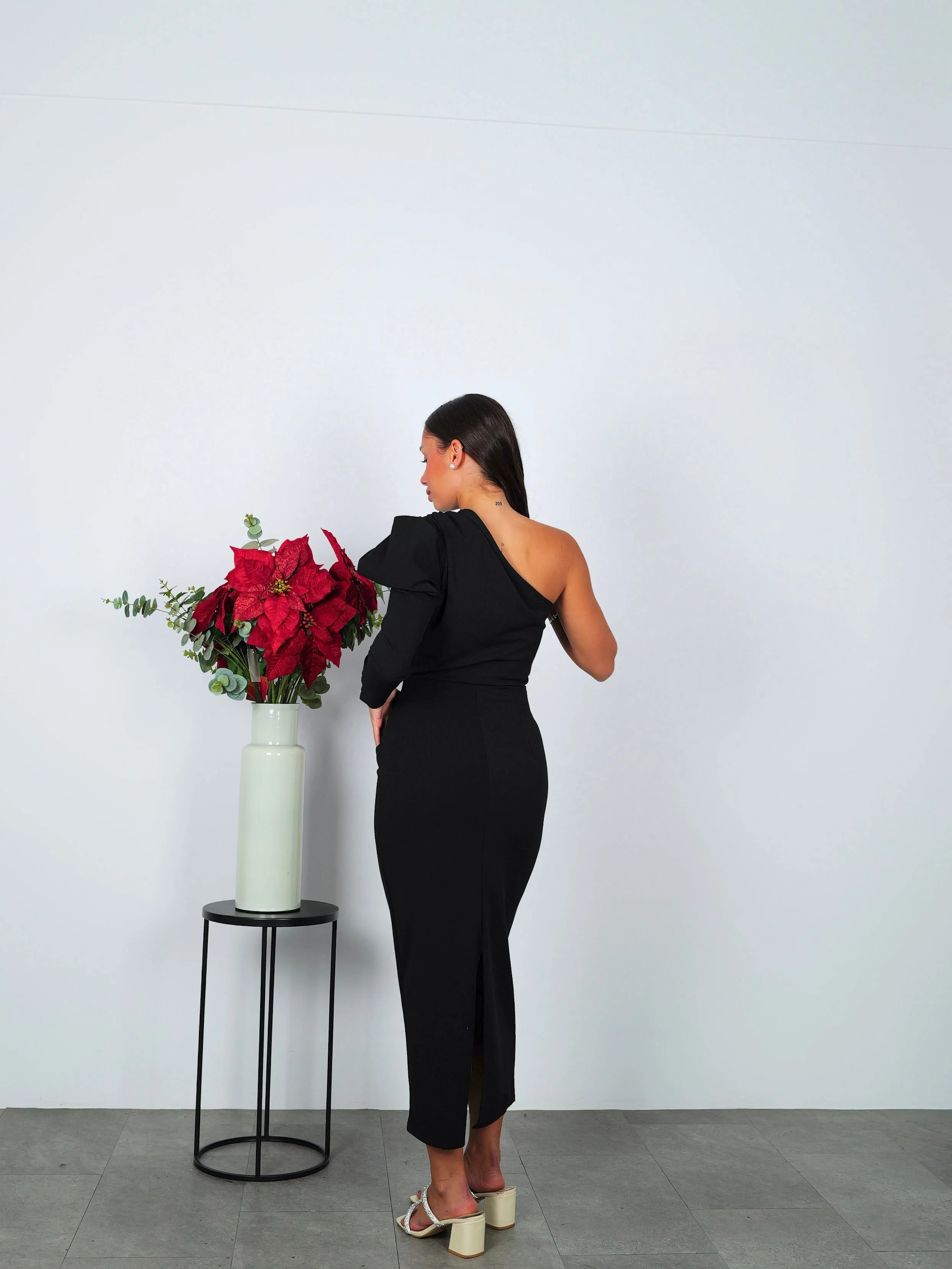 Vestido midi asim manga abullonada negro sold by Sorellas product image thumbnail 3