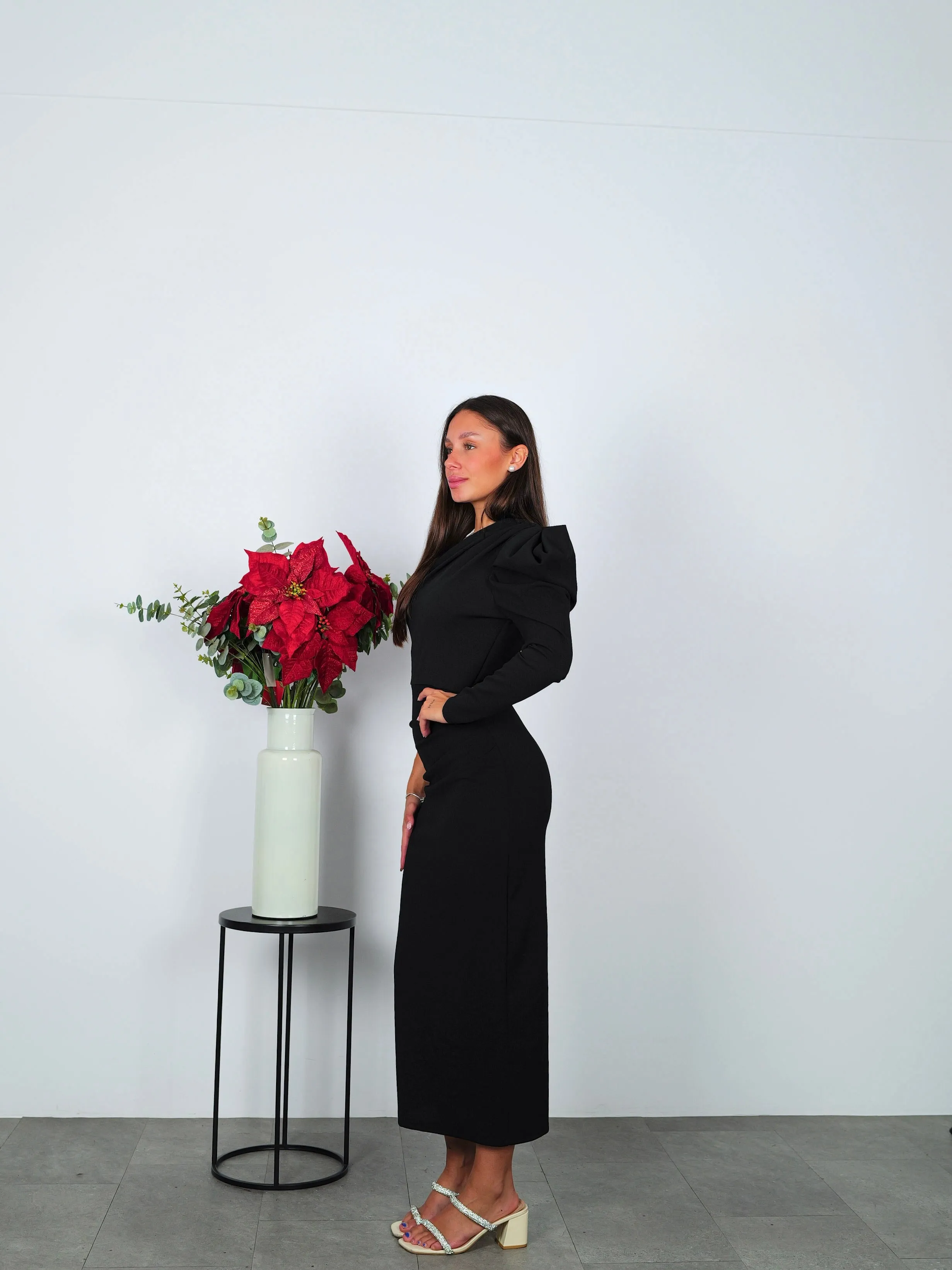 Vestido midi asim manga abullonada negro sold by Sorellas product image thumbnail 4