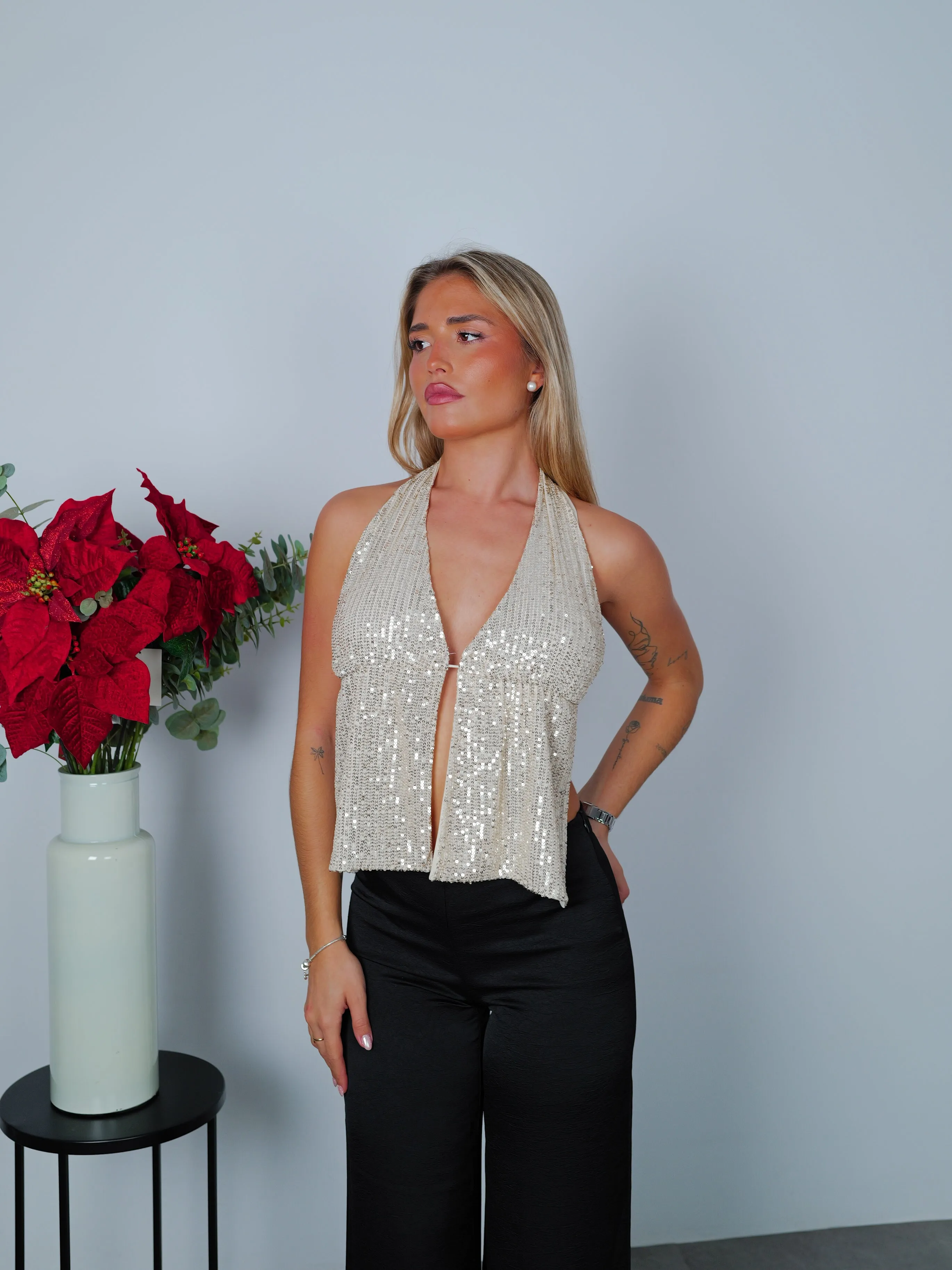 Top glitter pico espalda beige sold by Sorellas