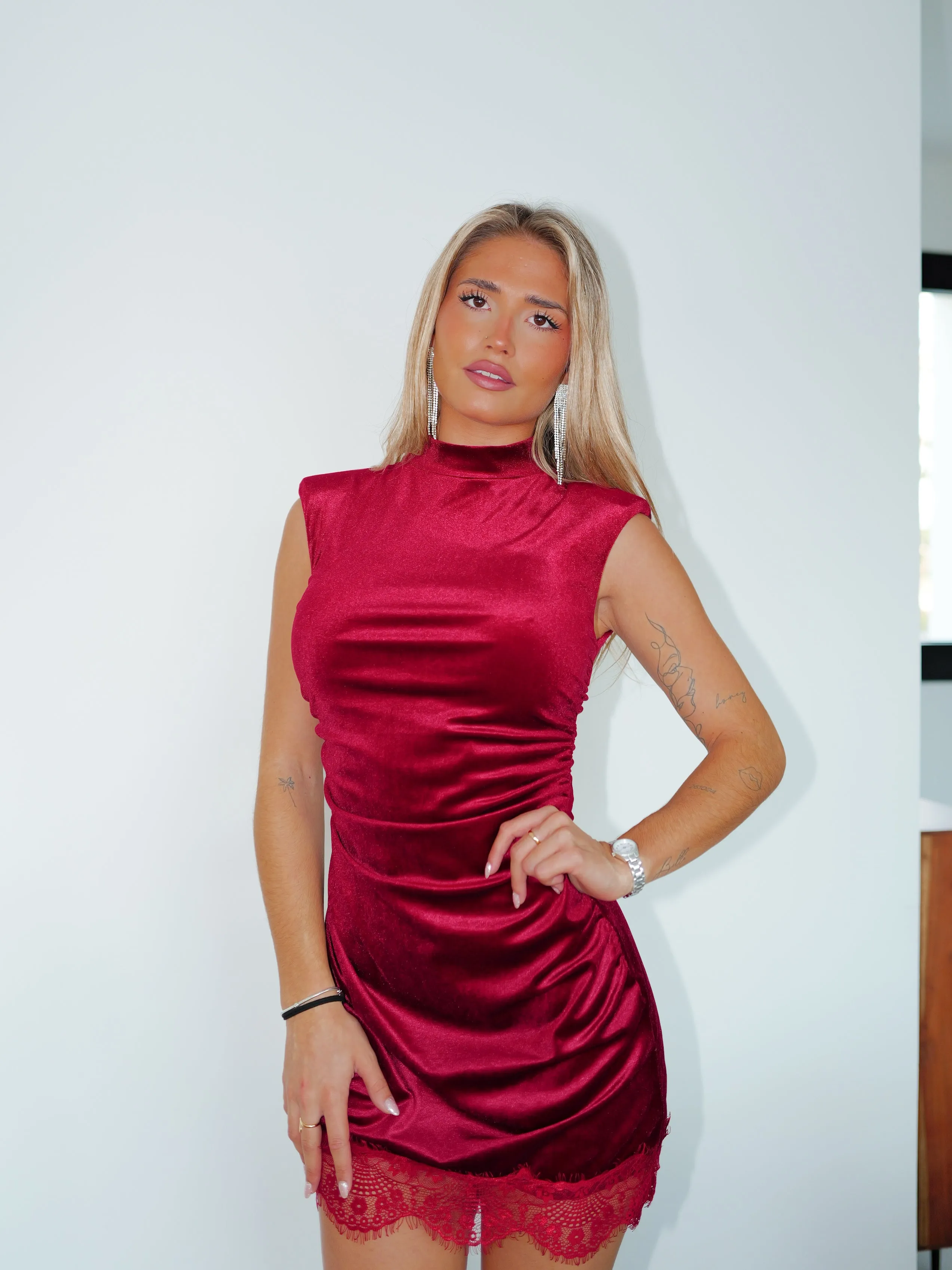 Vestido mini velvet bajo lencero burdeos sold by Sorellas product image thumbnail 4