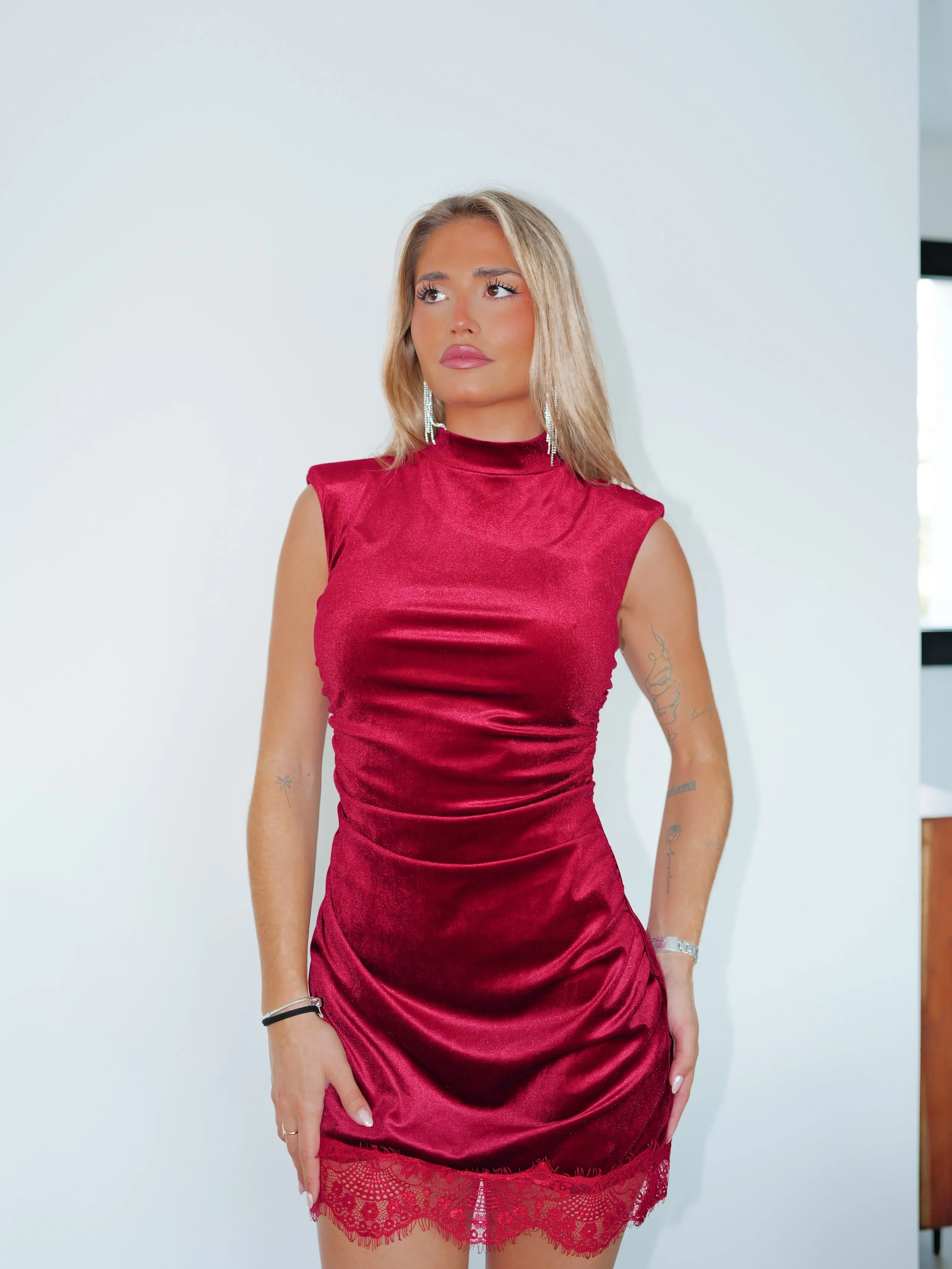 Vestido mini velvet bajo lencero burdeos sold by Sorellas product image thumbnail 3