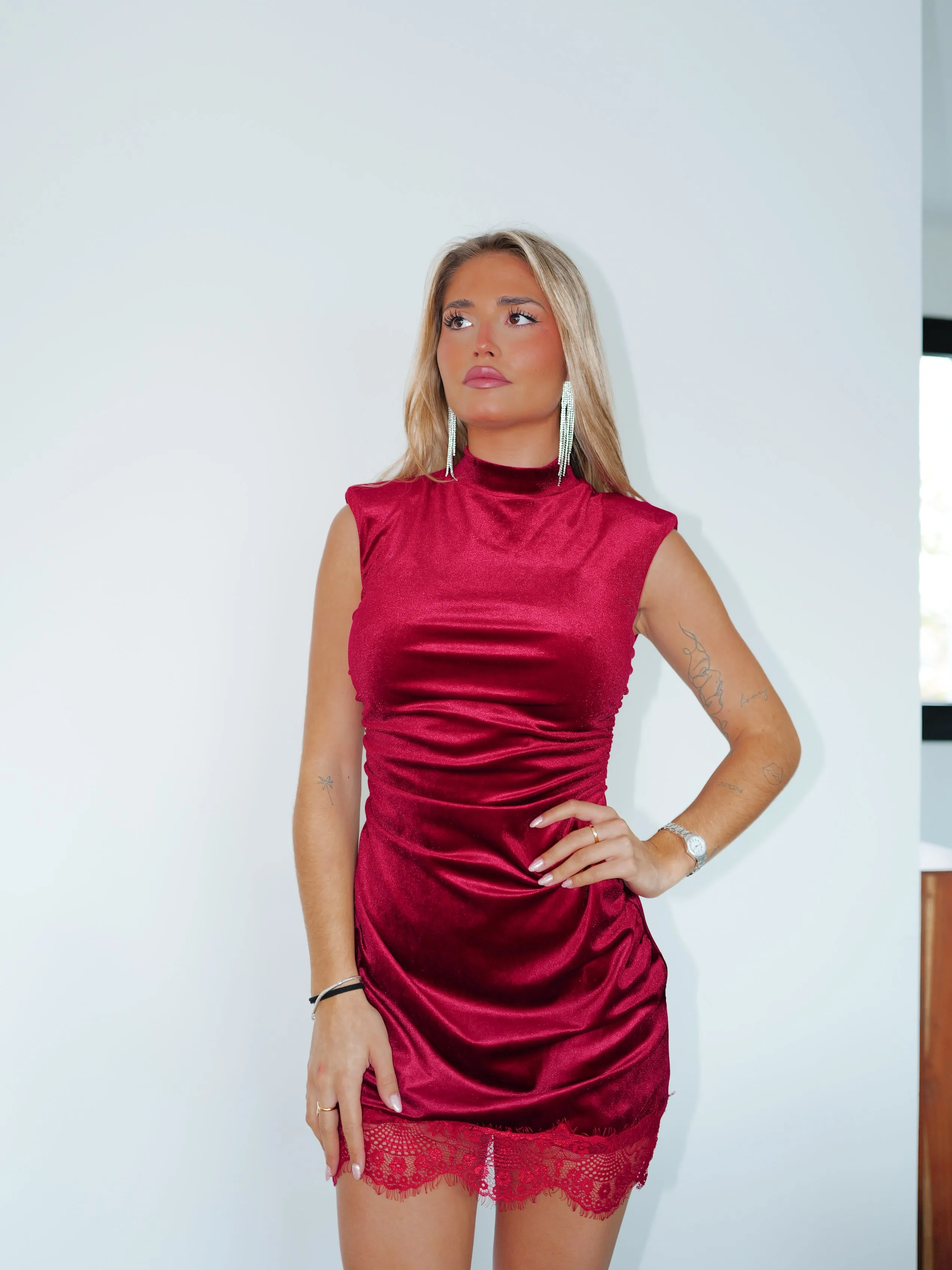 Vestido mini velvet bajo lencero burdeos sold by Sorellas product image thumbnail 2