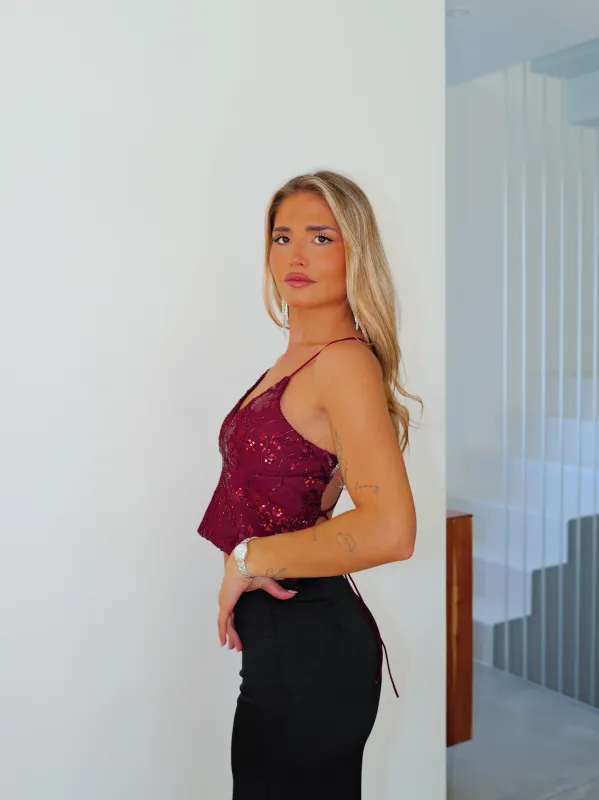 Top tulle detalles entrelazado burdeos sold by Sorellas