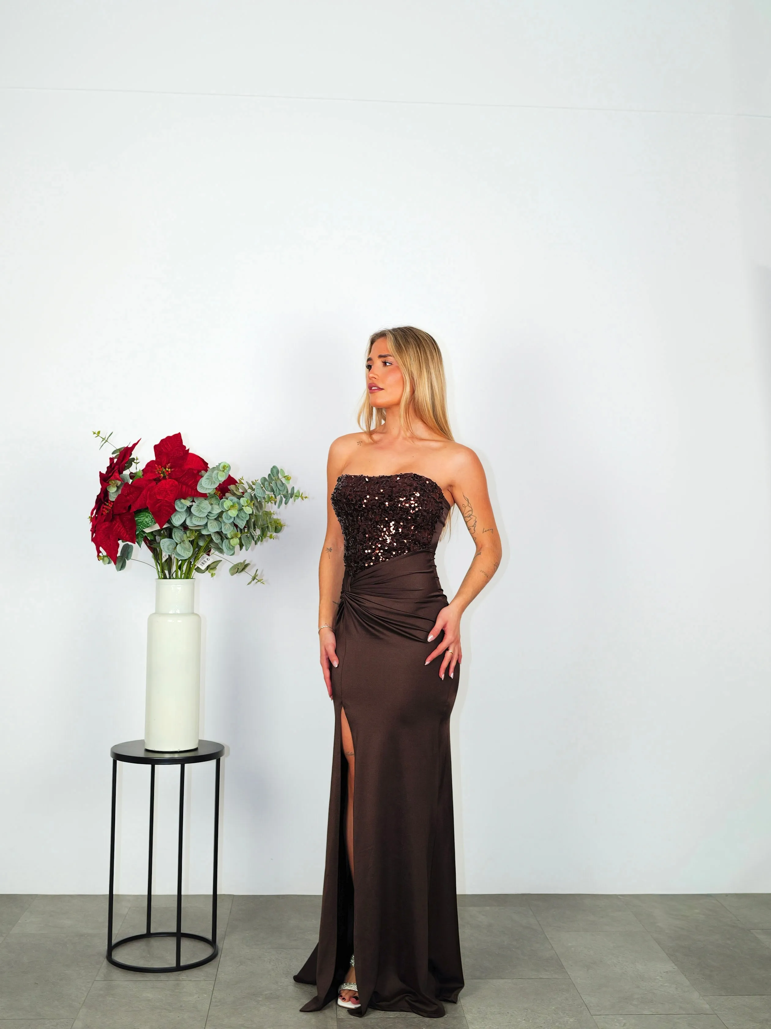 Vestido largo palabra corsé lentejuelas chocolate sold by Sorellas product image thumbnail 4