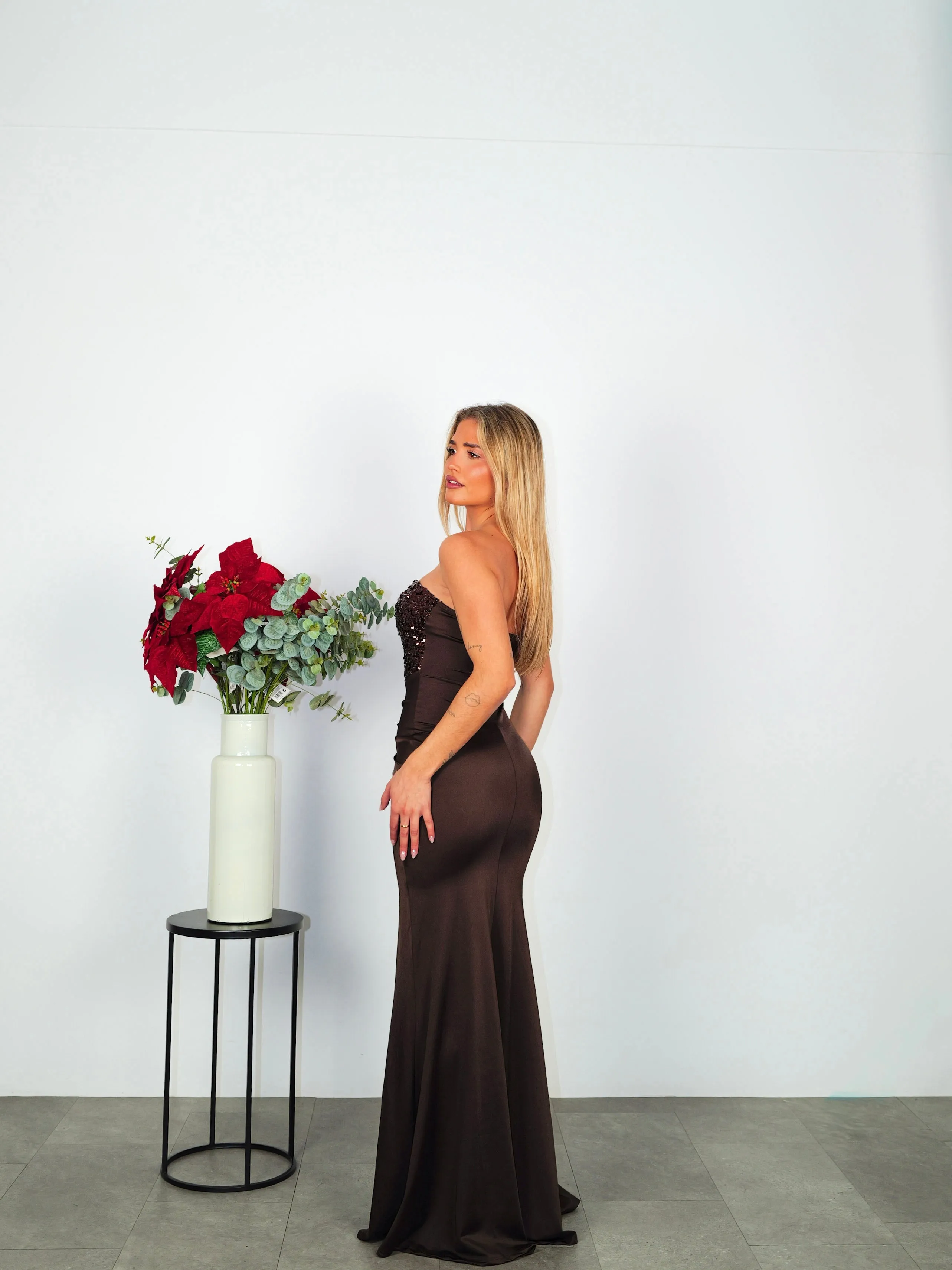 Vestido largo palabra corsé lentejuelas chocolate sold by Sorellas product image thumbnail 3