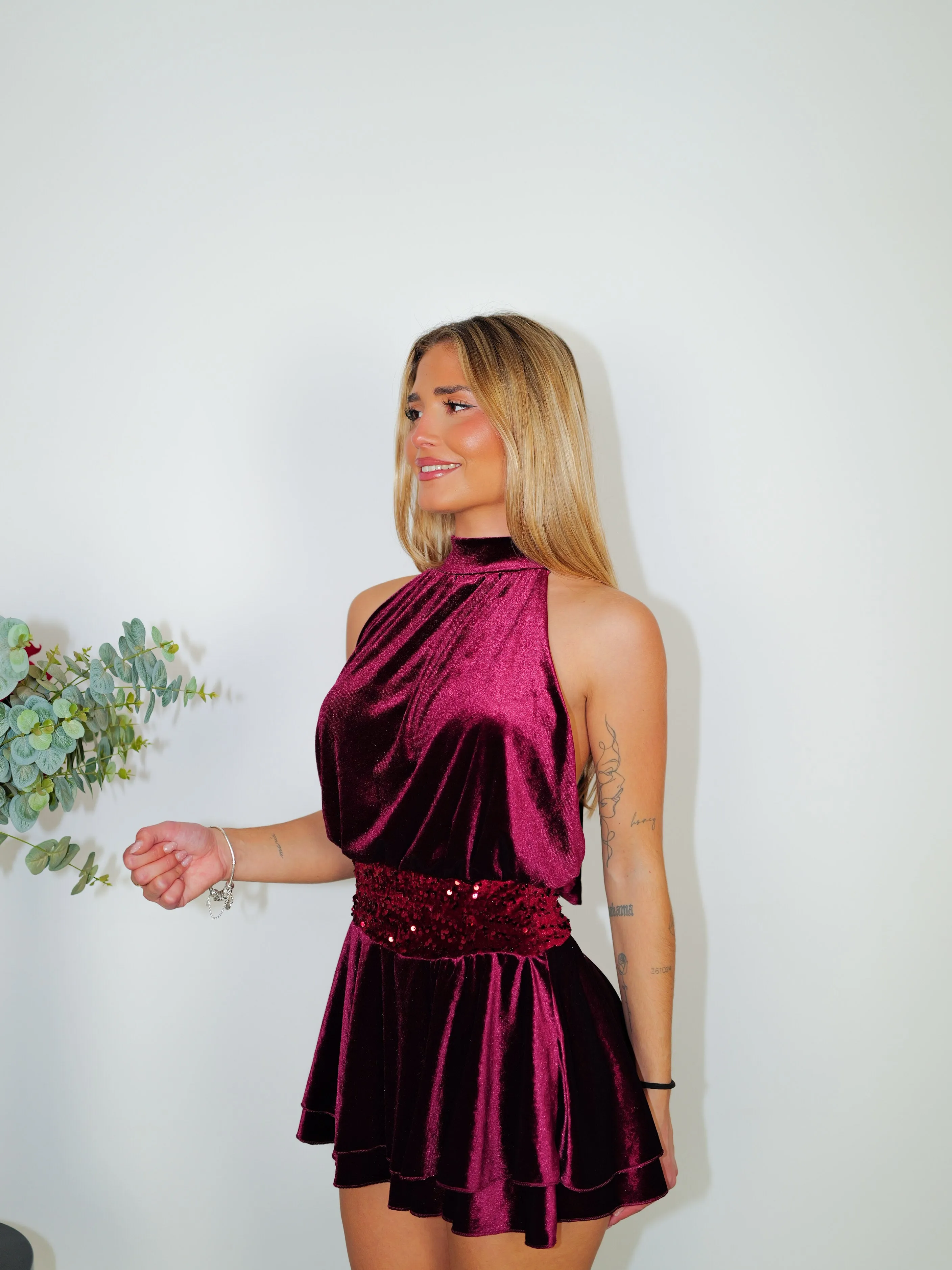 Mono mini velvet cintura glitter burdeos sold by Sorellas product image thumbnail 3