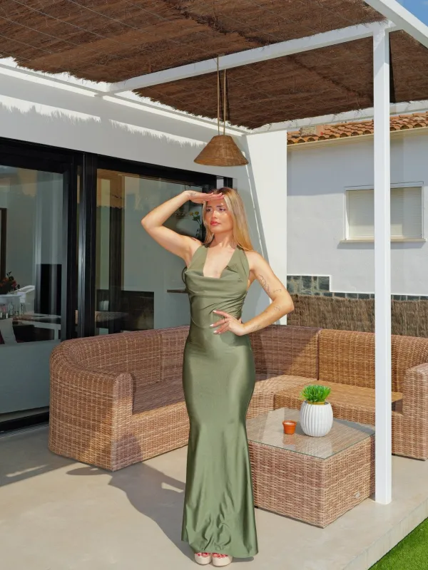 Vestido cascada largo oliva sold by Sorellas