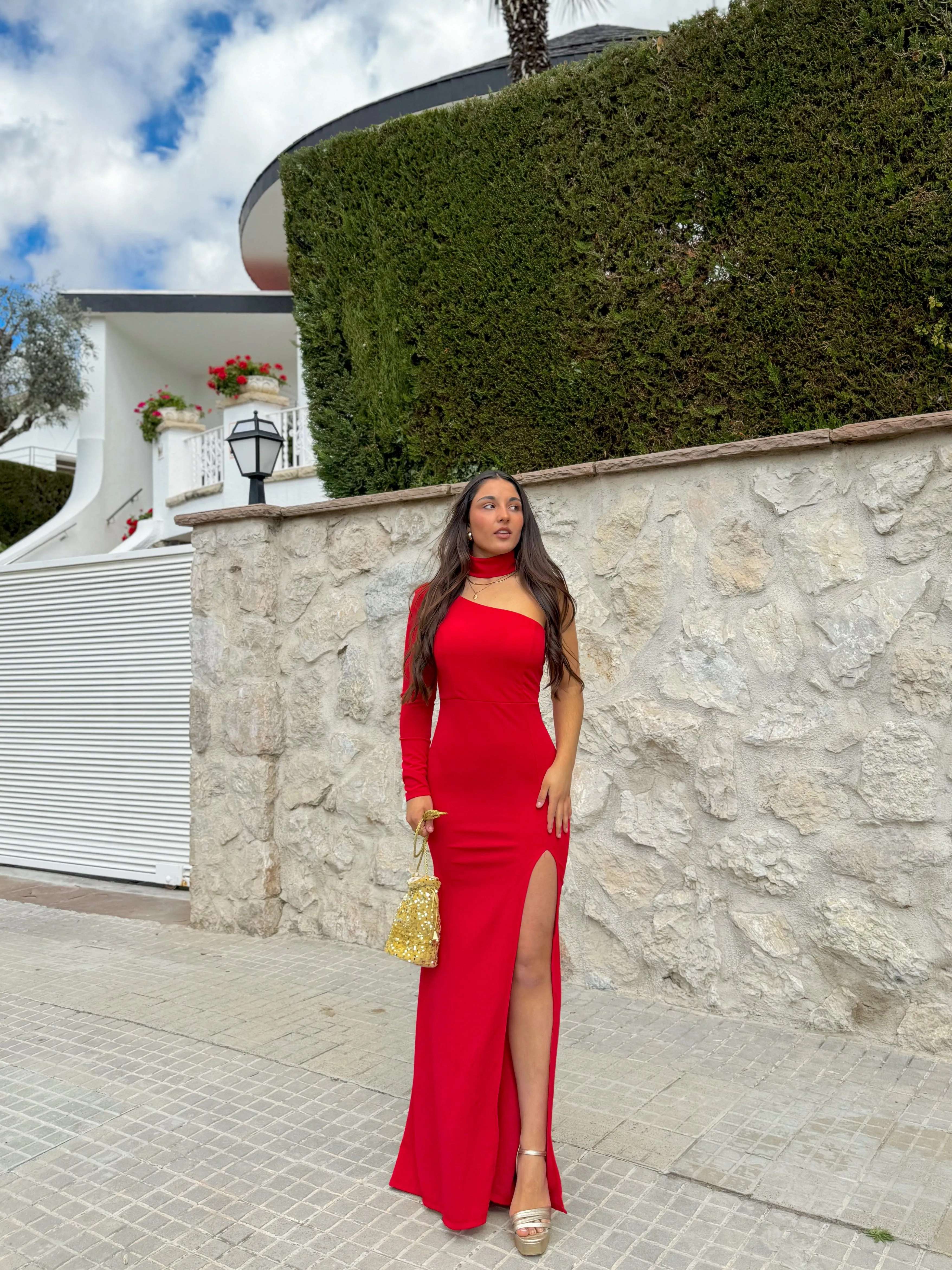 Vestido asim manga choker rojo sold by Sorellas
