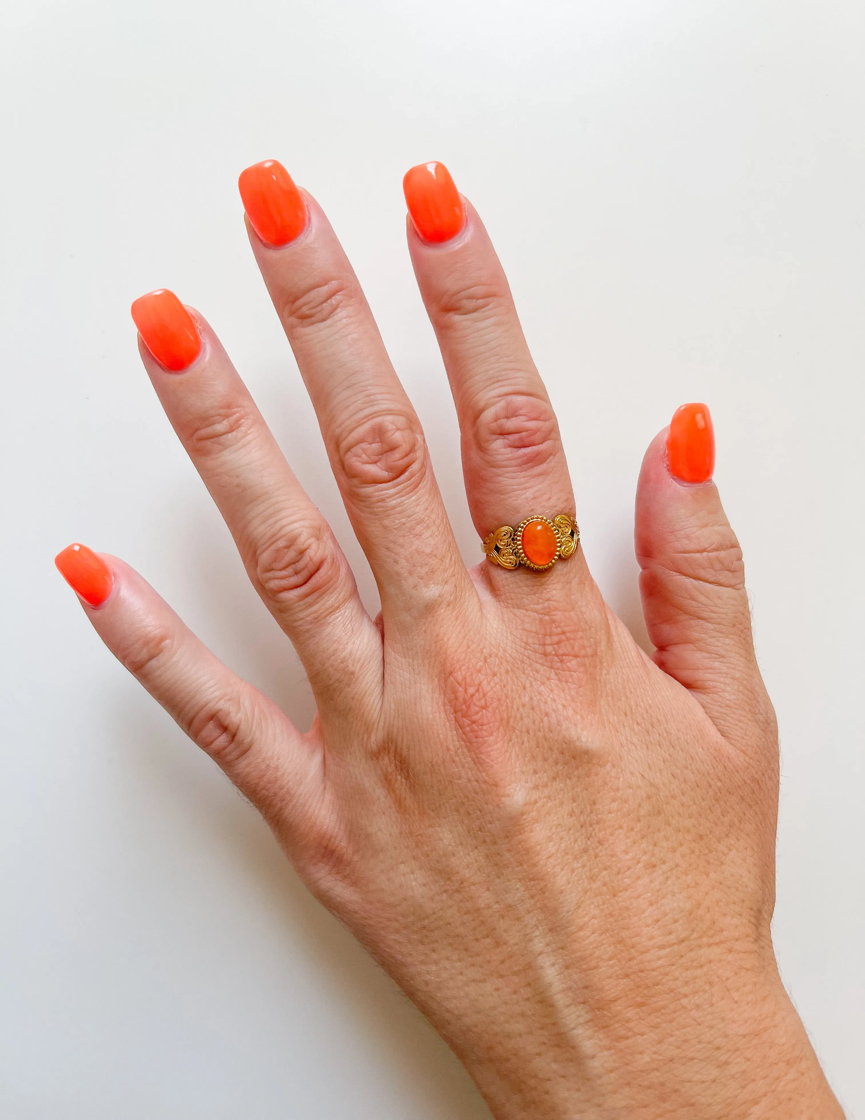 Anillo piedra naranja dorado sold by Sorellas product image thumbnail 3