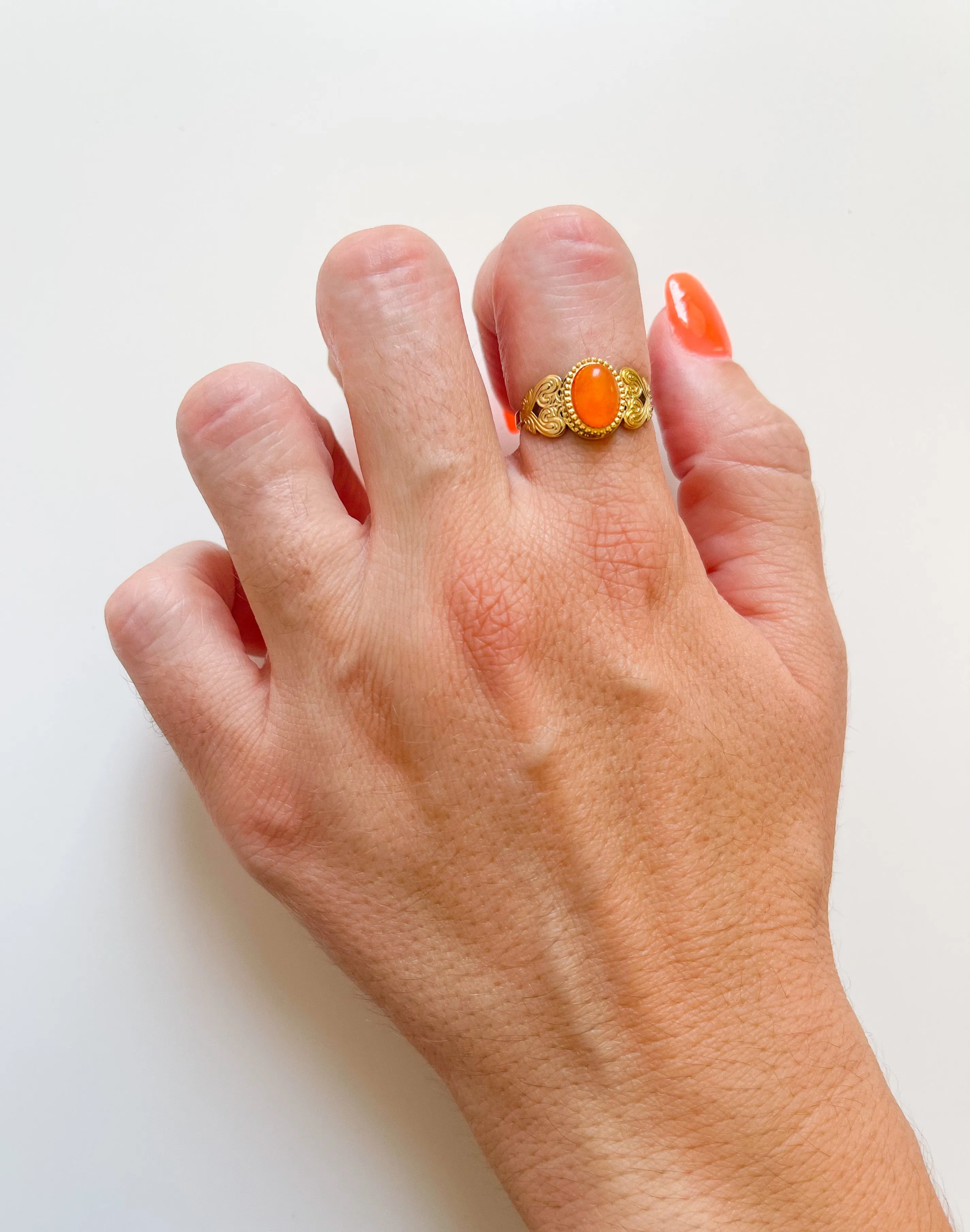 Anillo piedra naranja dorado sold by Sorellas product image thumbnail 2