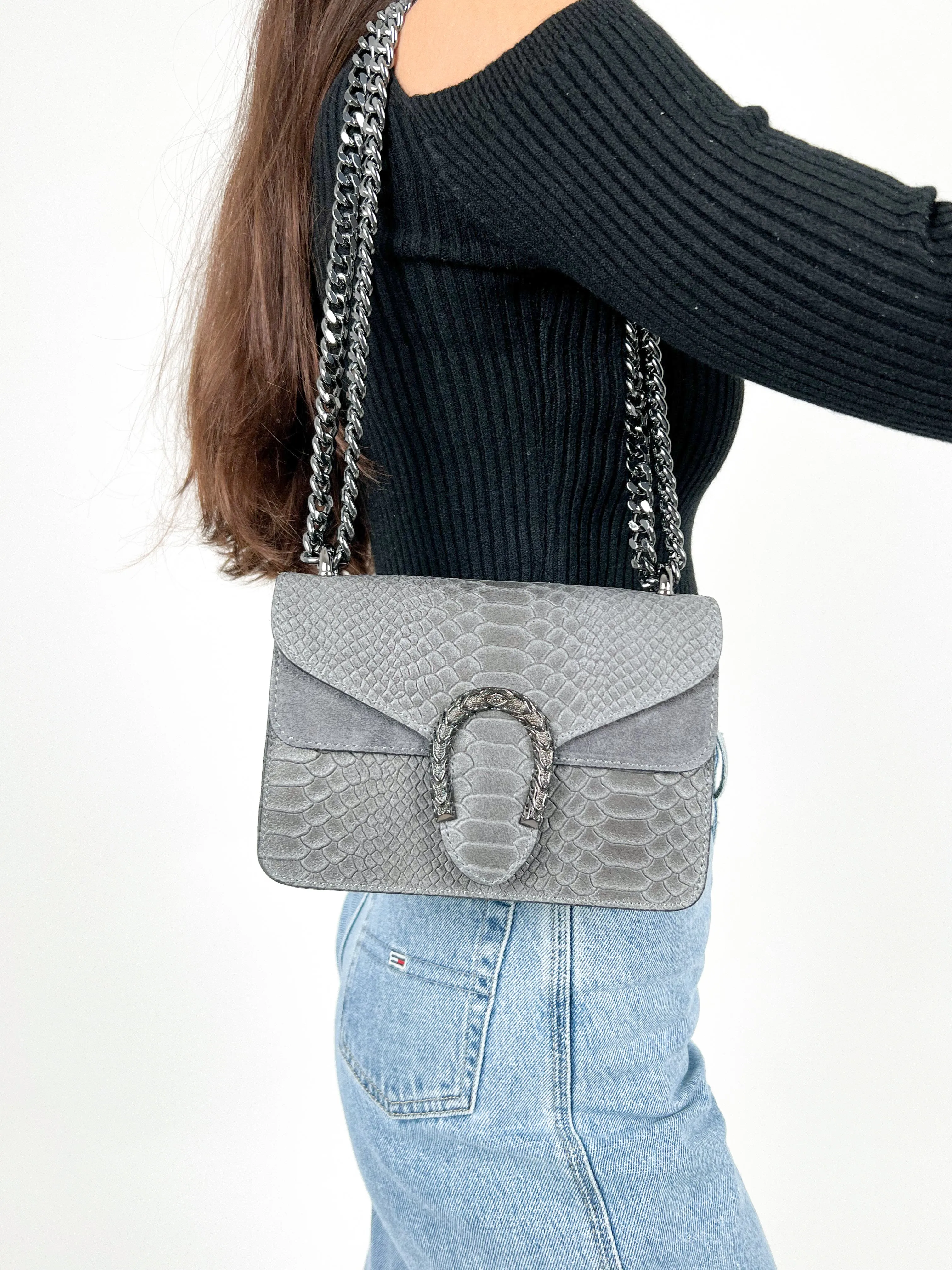 Bolso herradura piel gris sold by Sorellas product image thumbnail 5