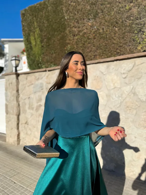 Chal capa gasa petróleo sold by Sorellas