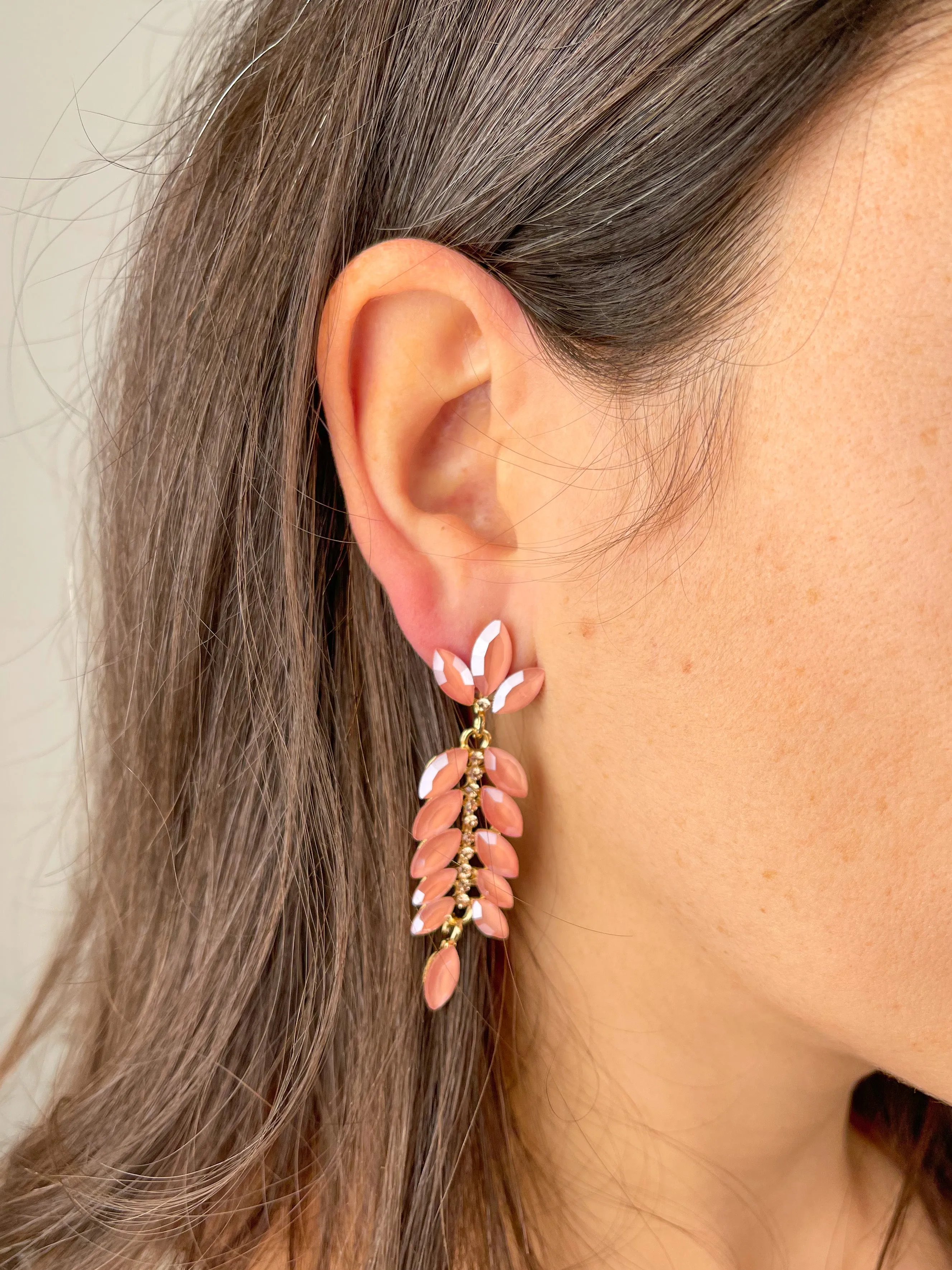 Pendientes hebras rosa nude sold by Sorellas product image thumbnail 3