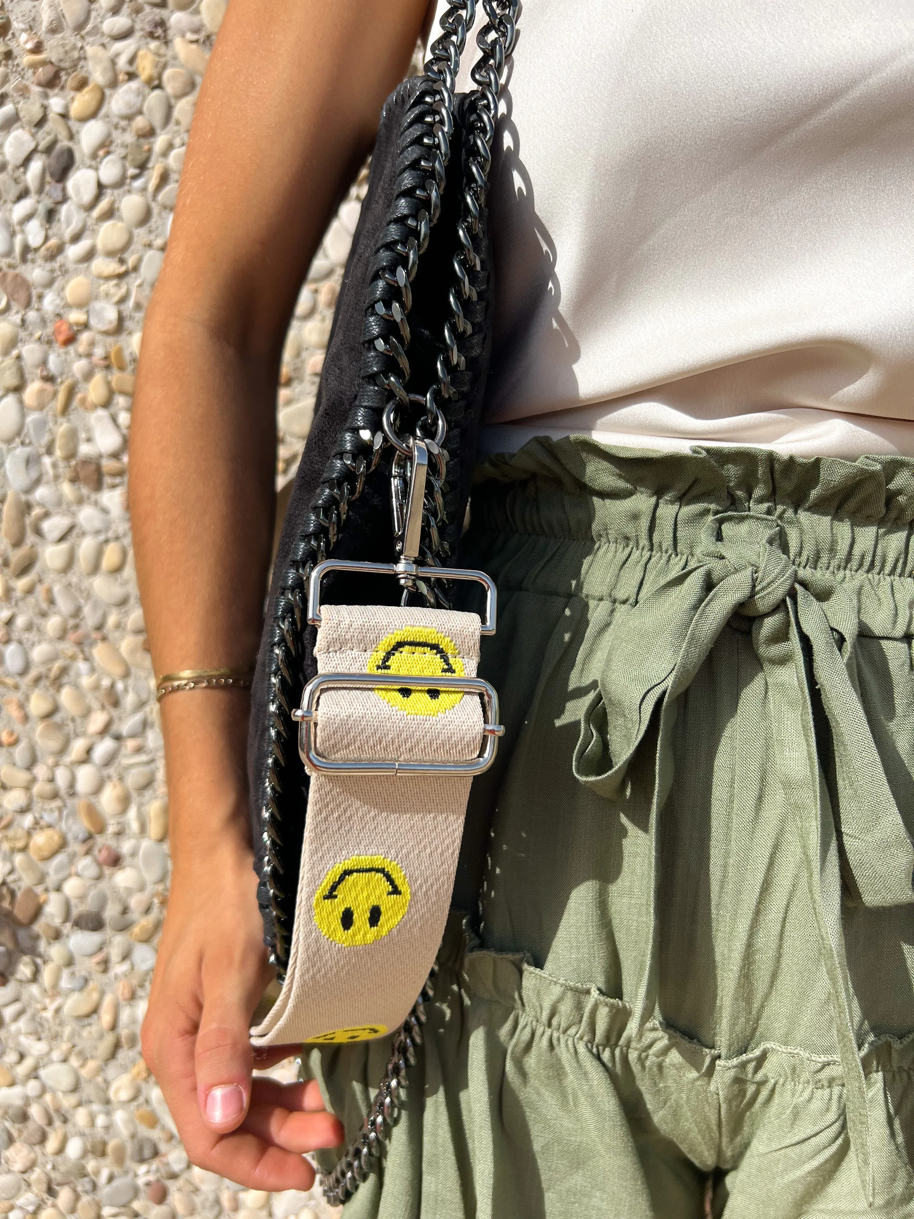 Bolso bag poke negro sold by Sorellas product image thumbnail 4