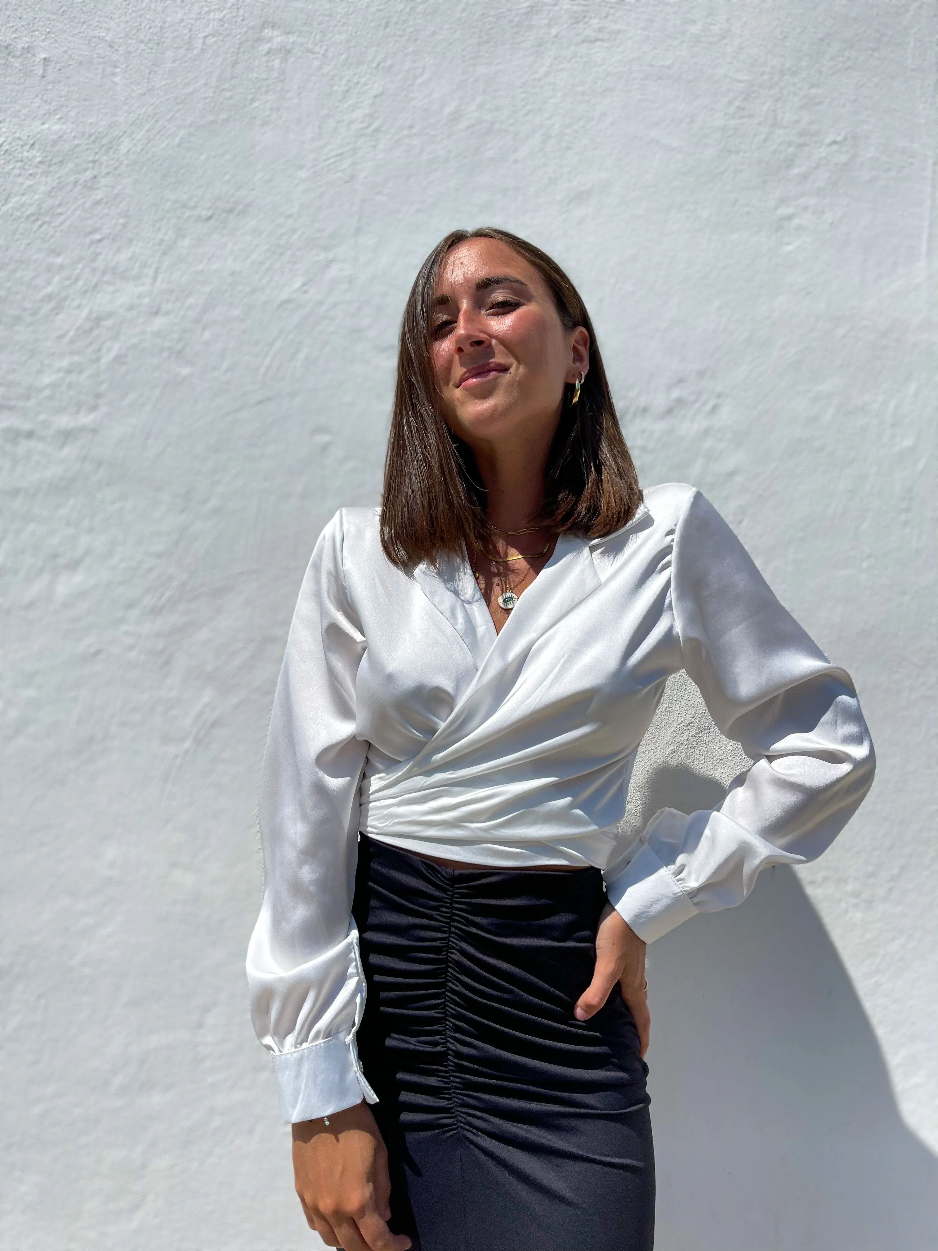 Blusa lazada raso blanca sold by Sorellas product image thumbnail 5