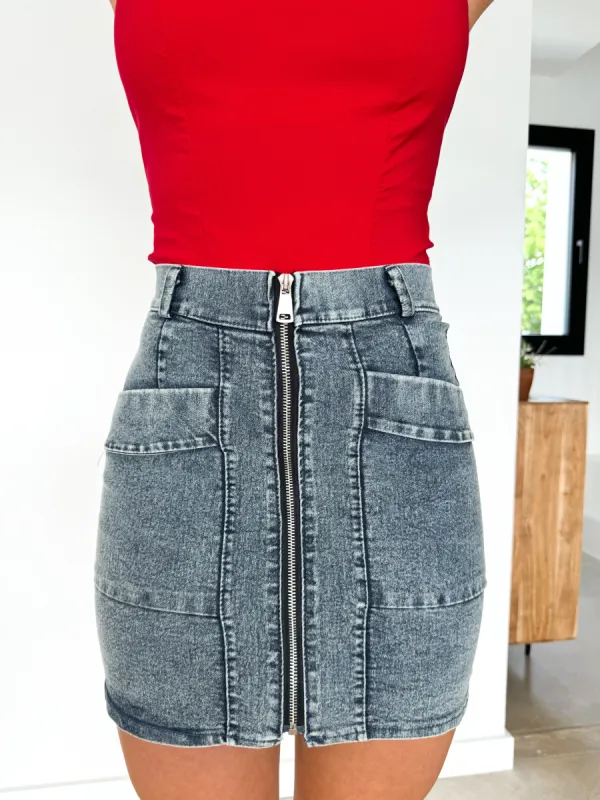 Falda mini tubo denim sold by Sorellas