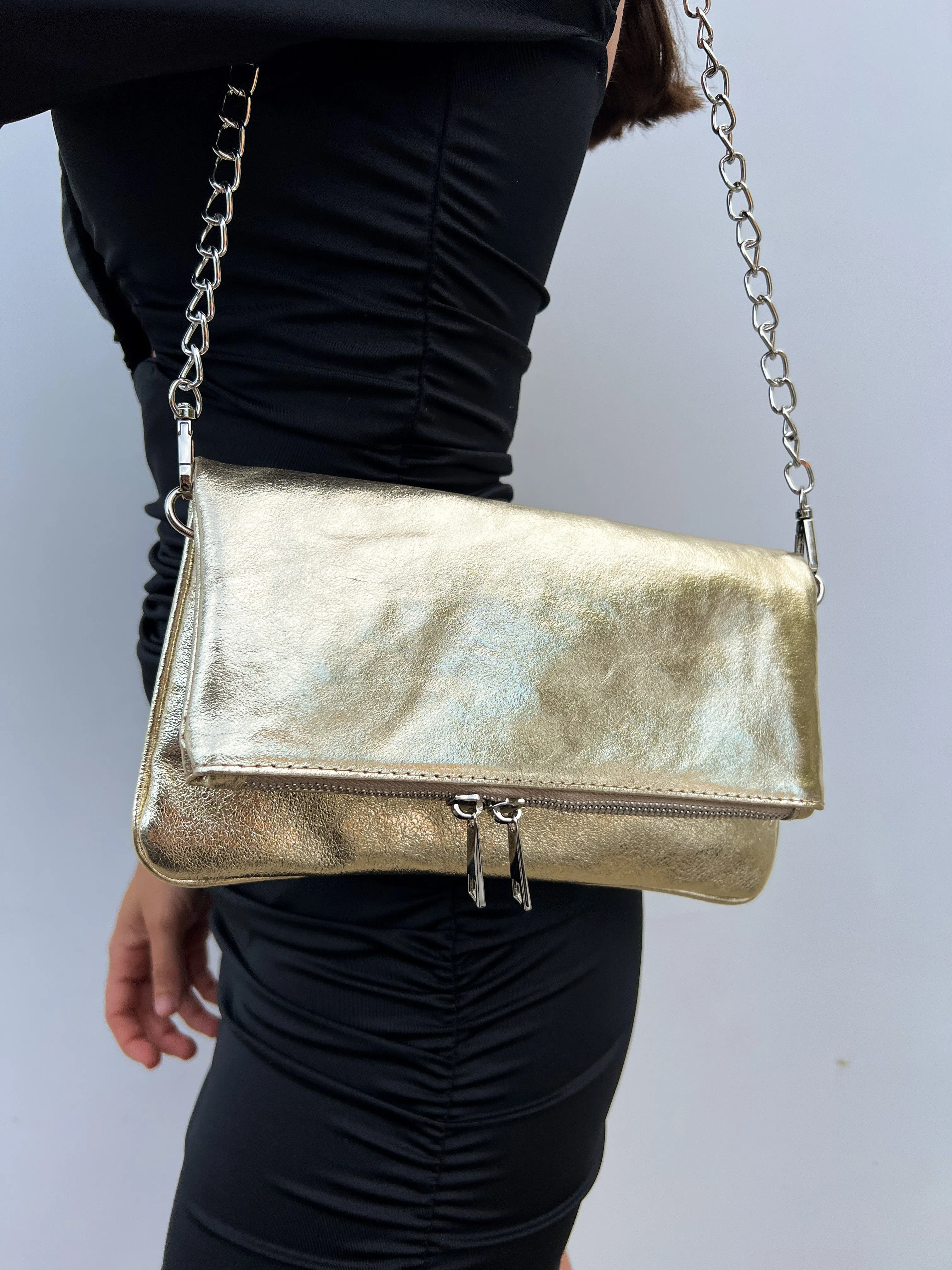 Bolso piel cadenas dorado sold by Sorellas product image thumbnail 3