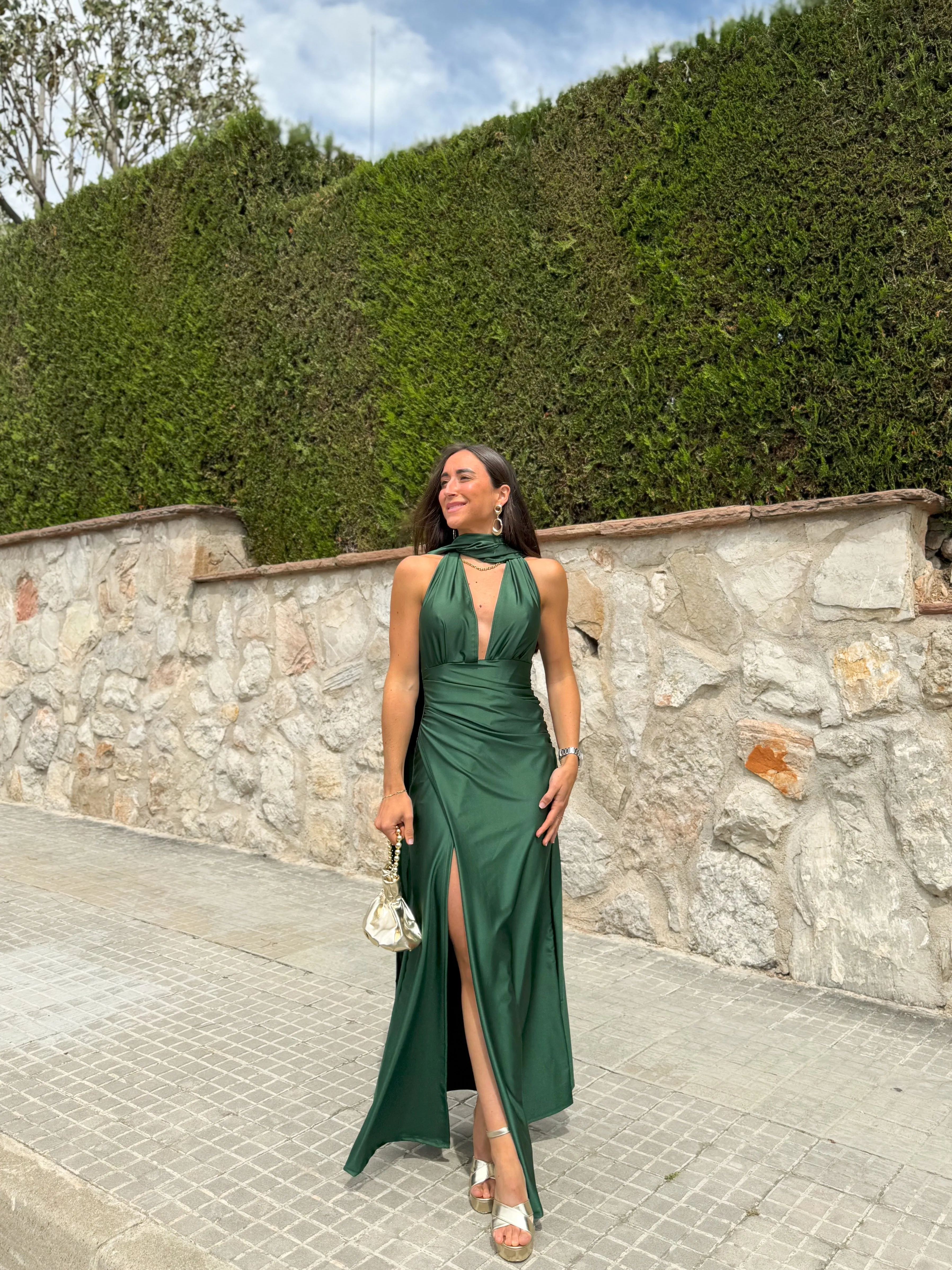 Vestido pico choker satin botella sold by Sorellas product image thumbnail 2