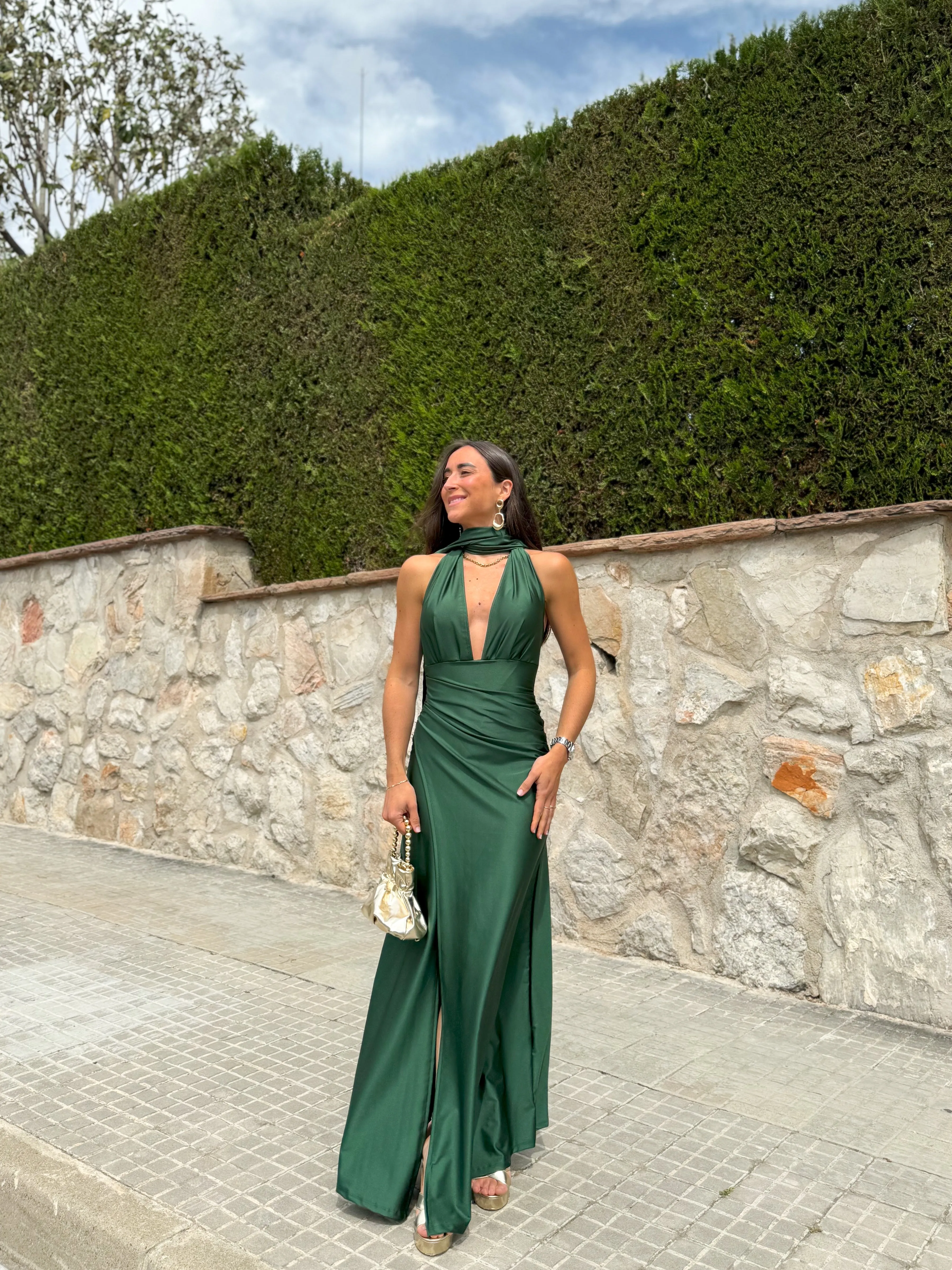 Vestido pico choker satin botella sold by Sorellas product image thumbnail 4