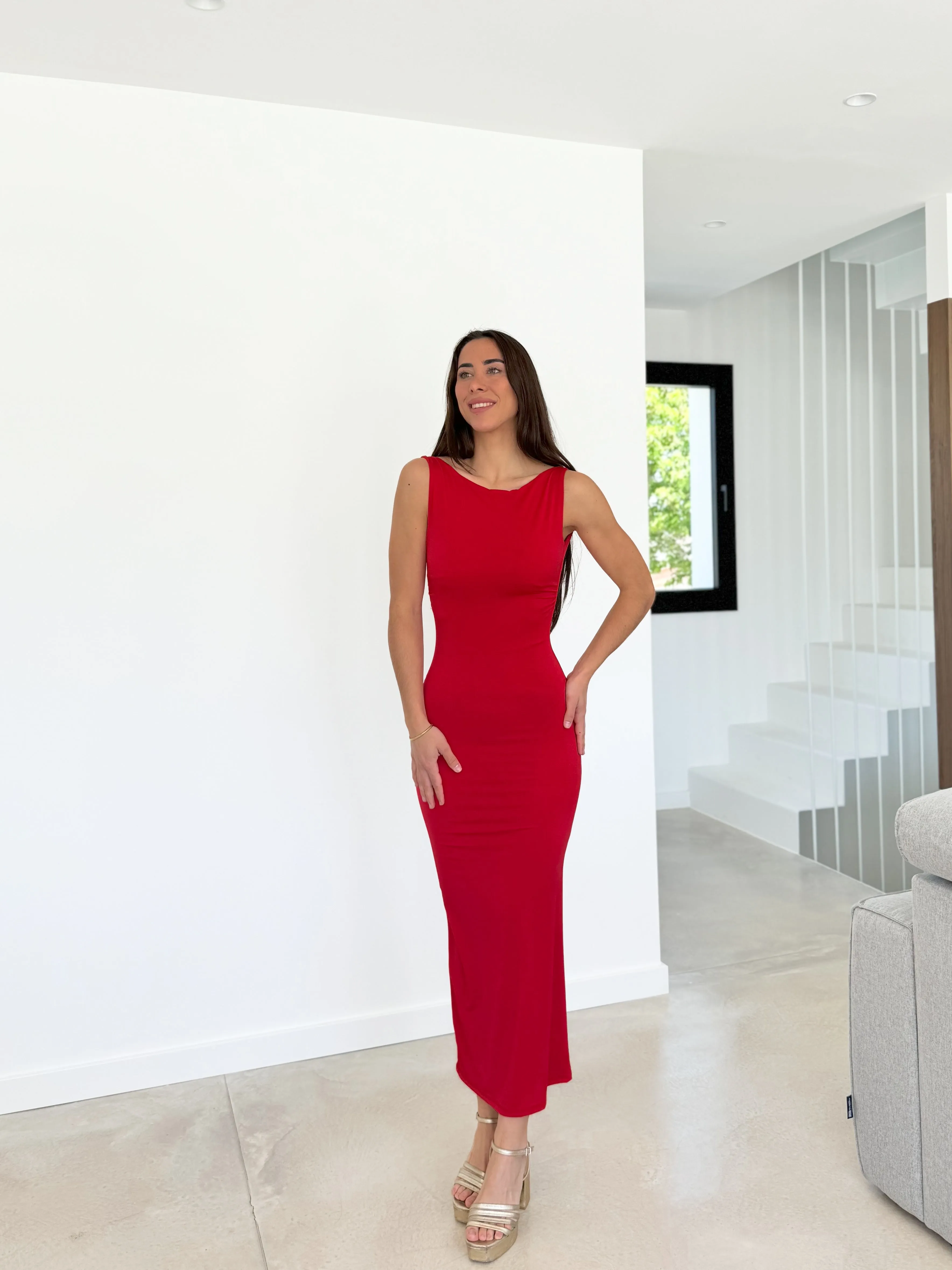 Vestido midi espalda rojo sold by Sorellas product image thumbnail 2