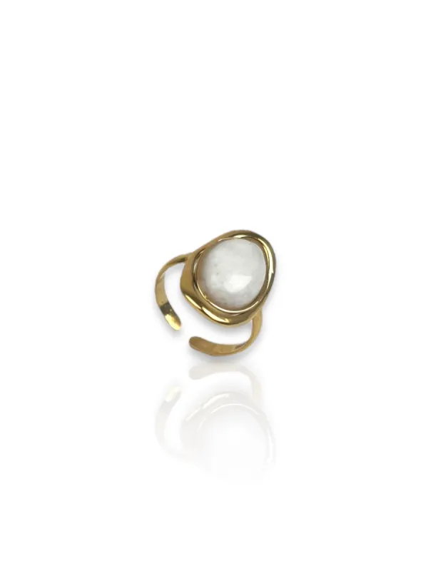 Anillo óvalo blanco sold by Sorellas