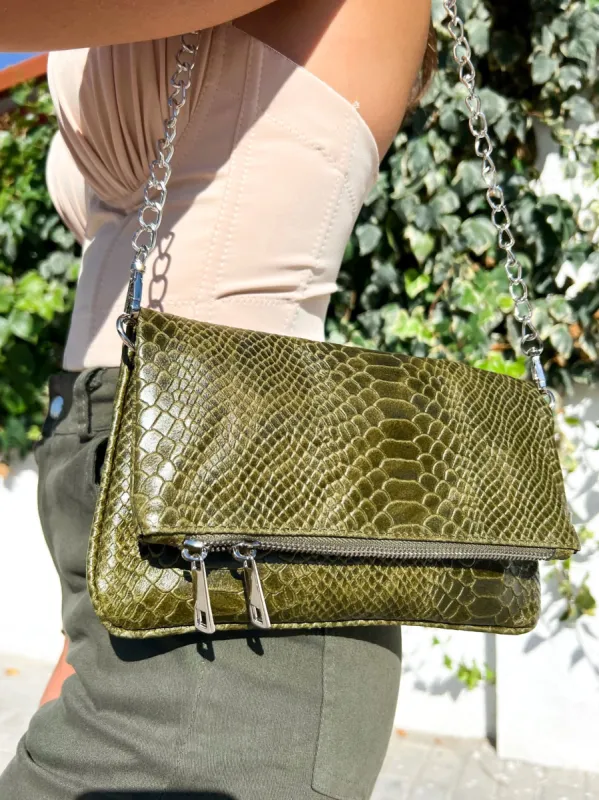 Bolso piel cadenas coco caqui sold by Sorellas