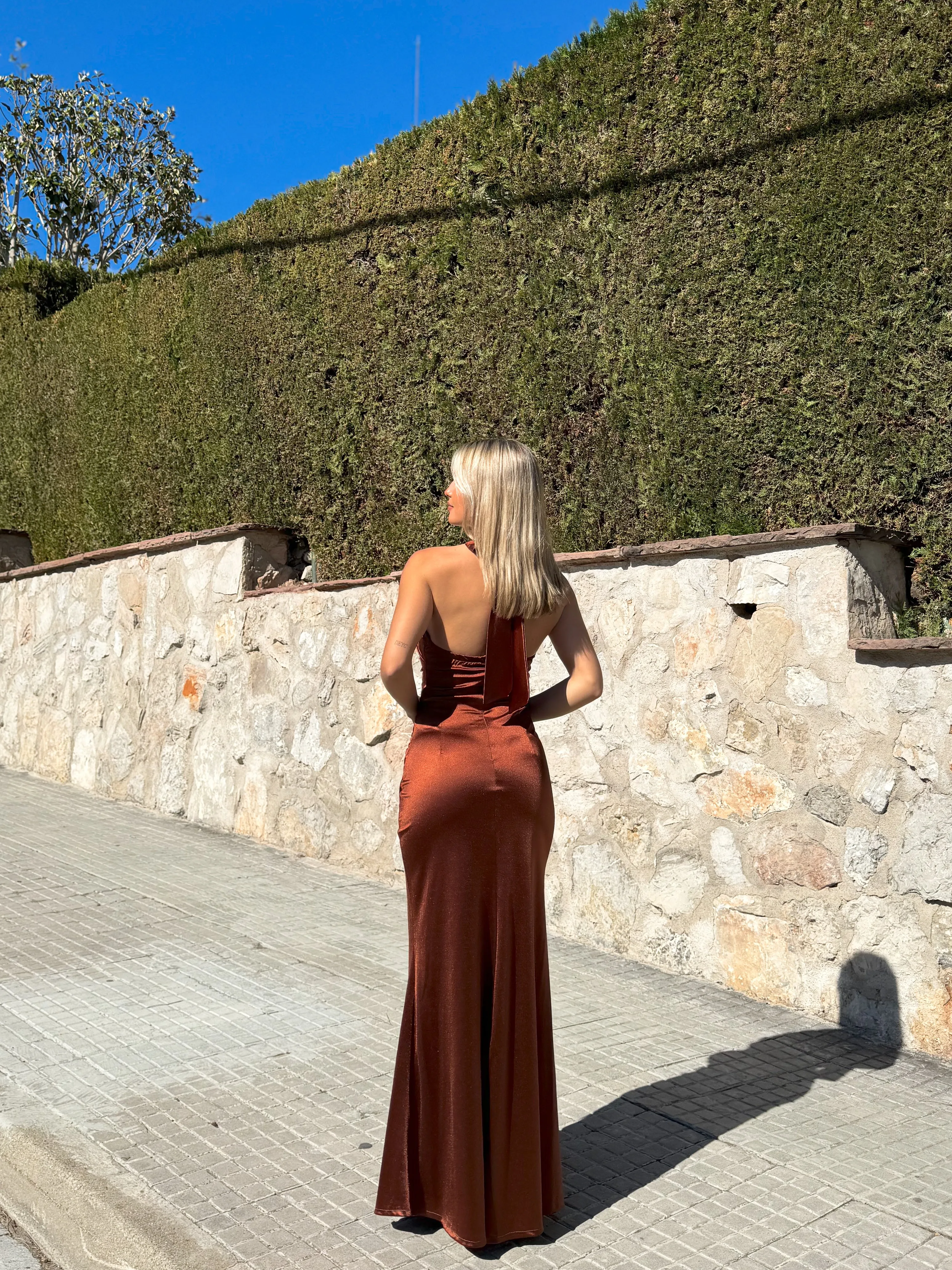 Vestido largo halter drapeado bronce sold by Sorellas product image thumbnail 5