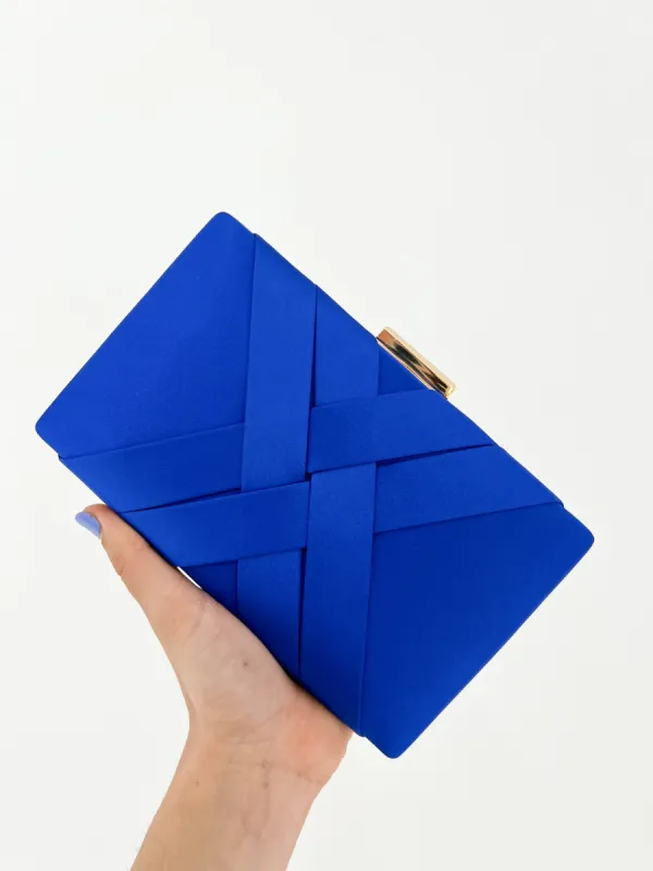 Clutch satinado klein sold by Sorellas