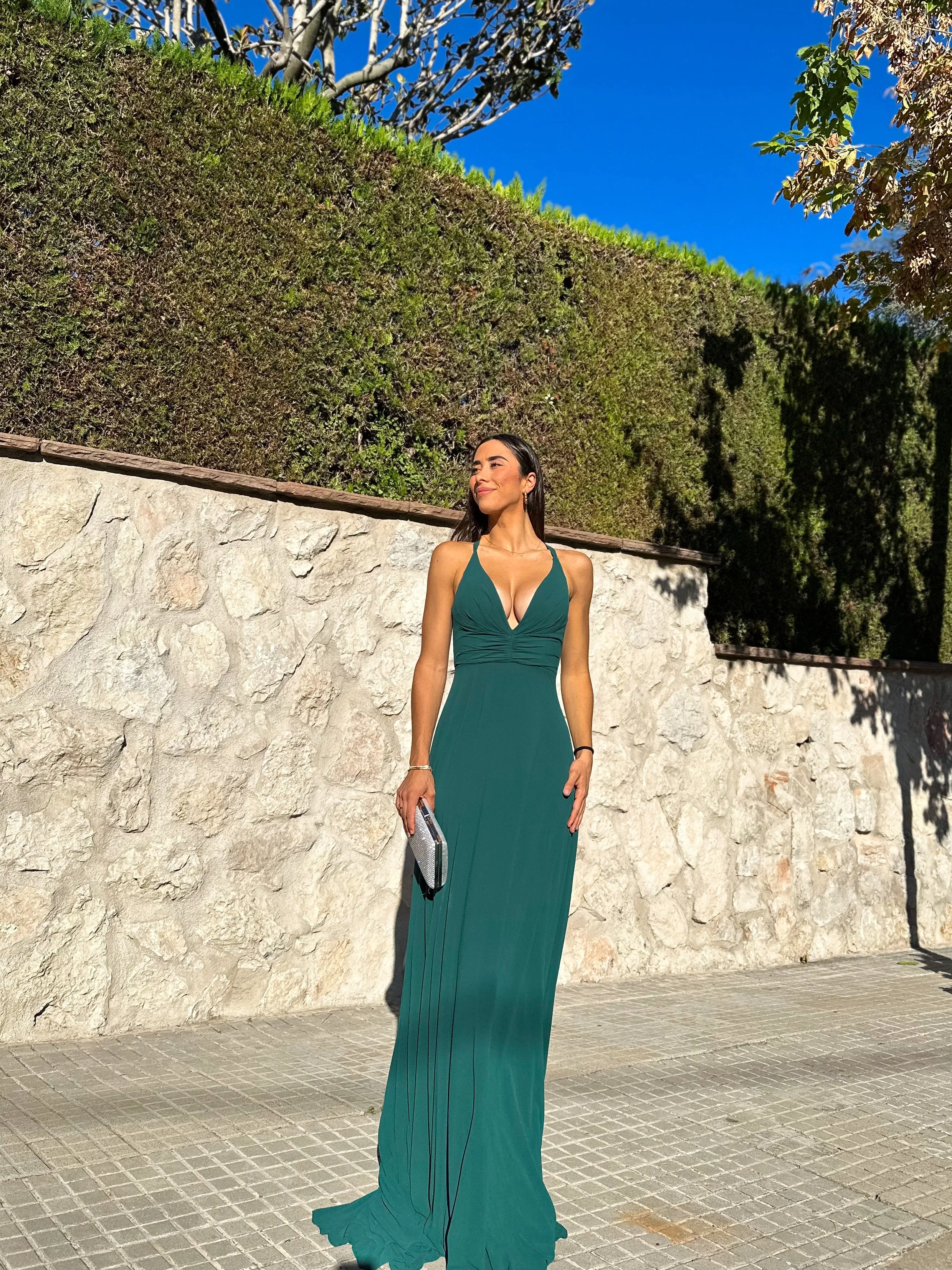 Vestido pico crepe botella sold by Sorellas