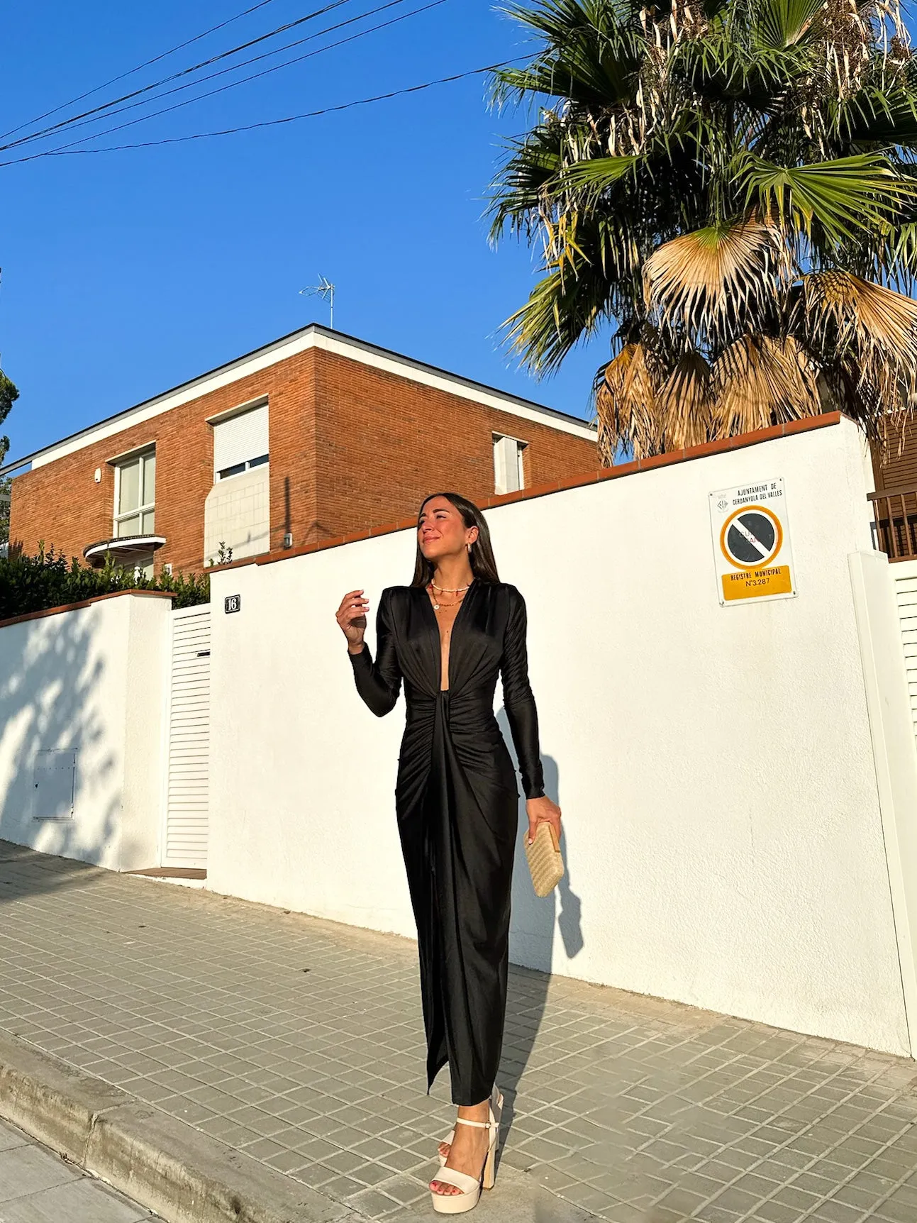 Vestido manga nudo negro sold by Sorellas product image thumbnail 2