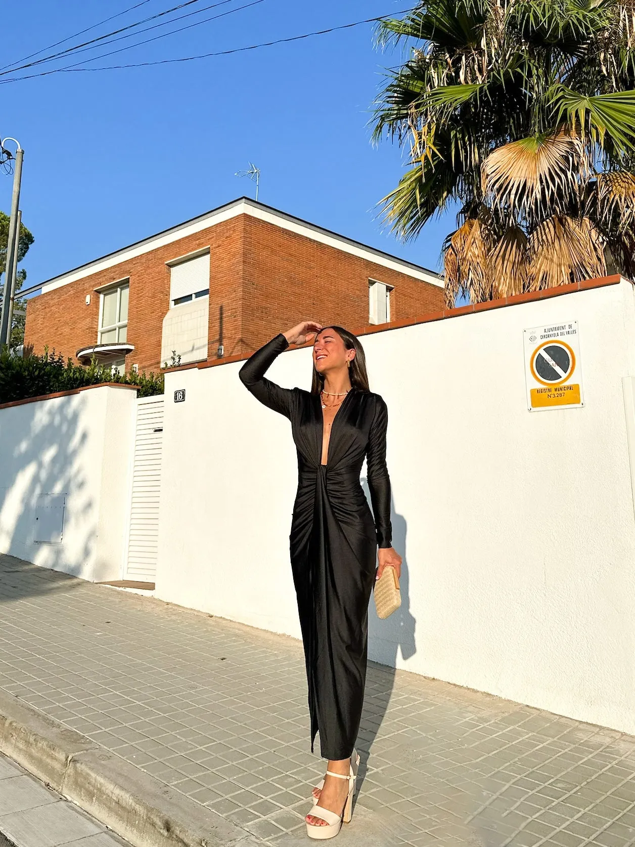 Vestido manga nudo negro sold by Sorellas product image thumbnail 3