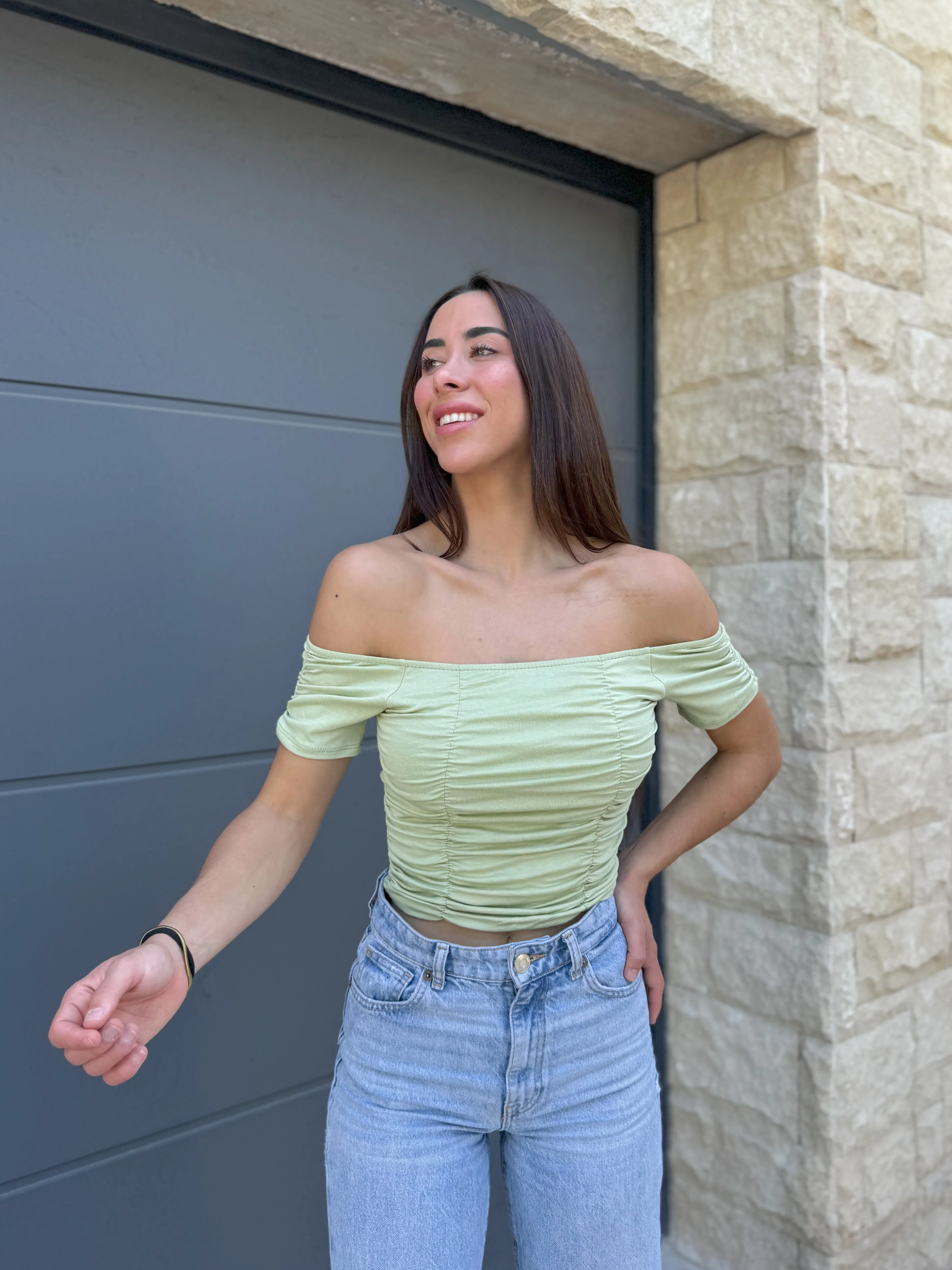 Top bardot manguitos frunce oliva sold by Sorellas product image thumbnail 2