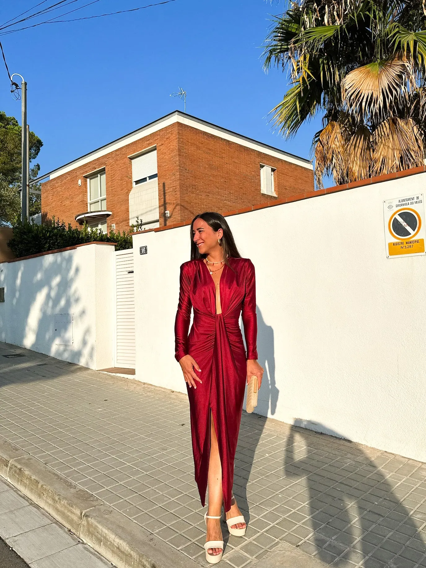 Vestido manga nudo vino sold by Sorellas product image thumbnail 2