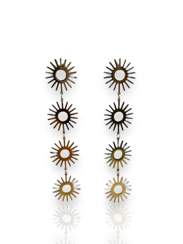 Pendientes caída soles dorados sold by Sorellas