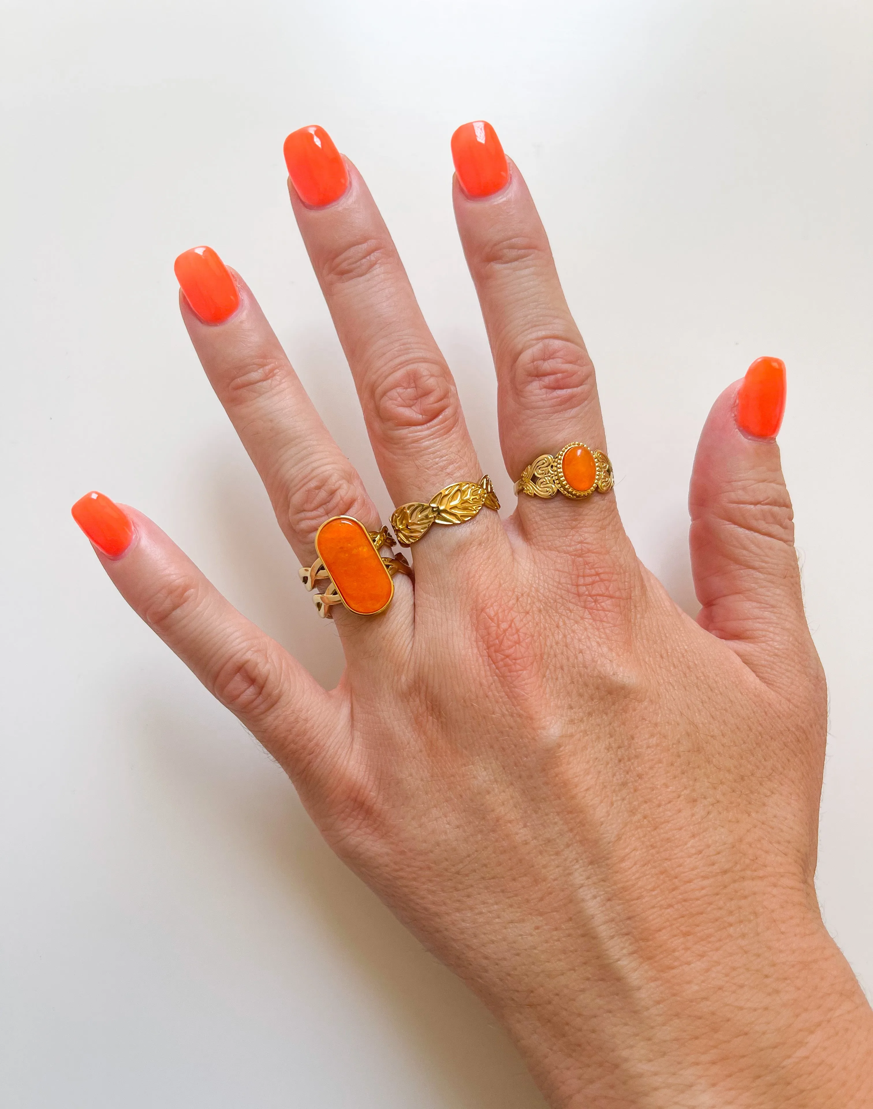 Anillo piedra ovalada sold by Sorellas product image thumbnail 4